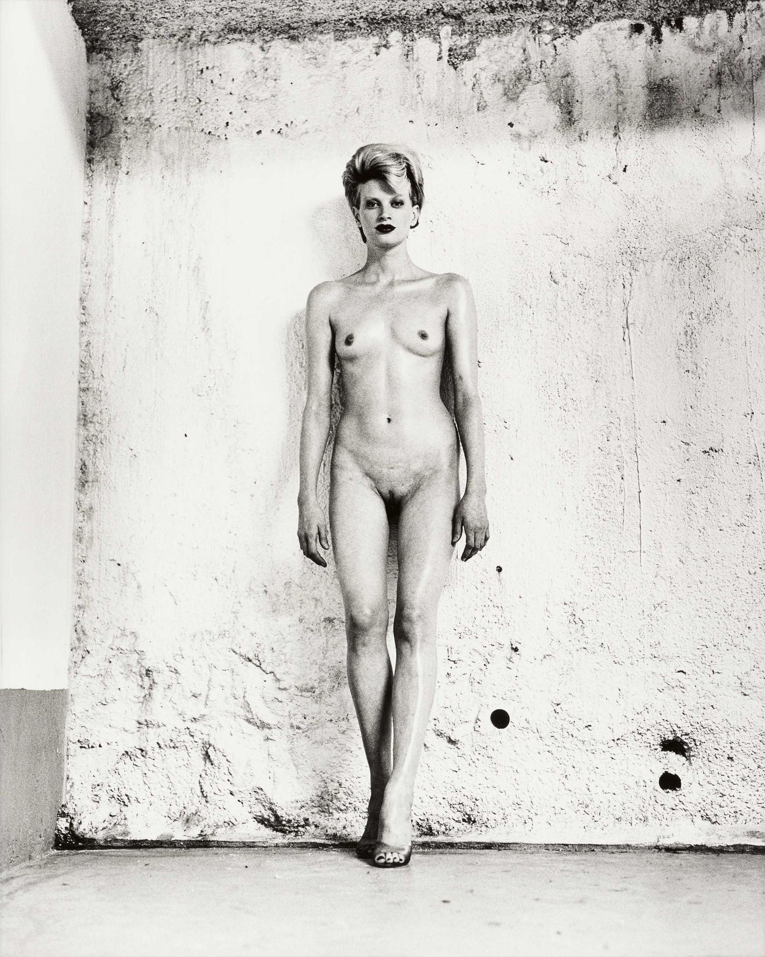 Helmut Newton: Nude of Kristen McMenamy, Monte Carlo 1995 - Bild 2 aus 7