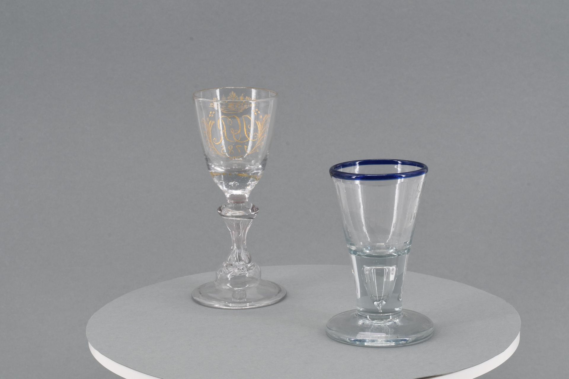 Goblet with monogram and schnapps glass with blue rim - Image 5 of 15
