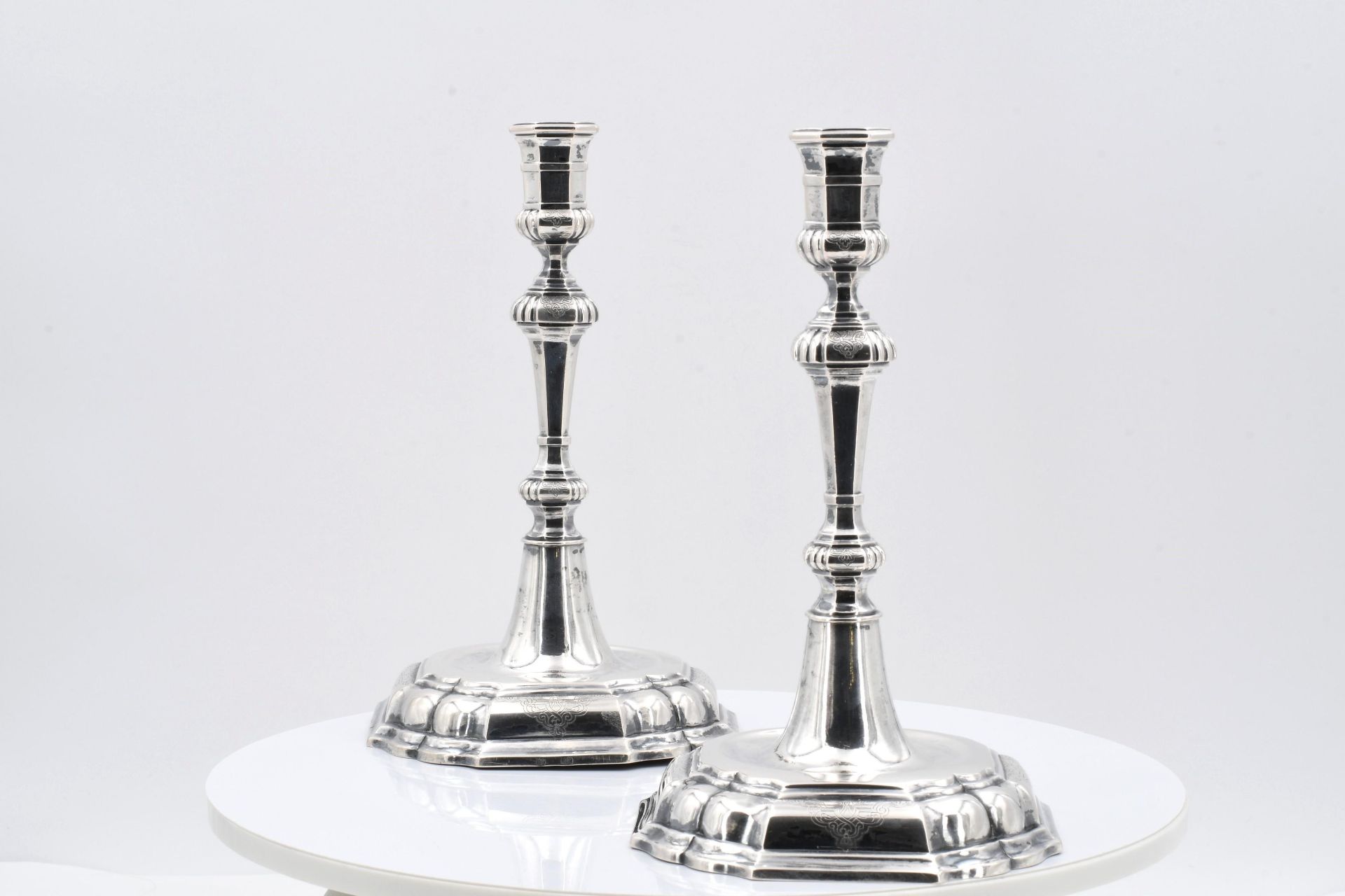 Pair of candlesticks with Régence decor - Image 3 of 7