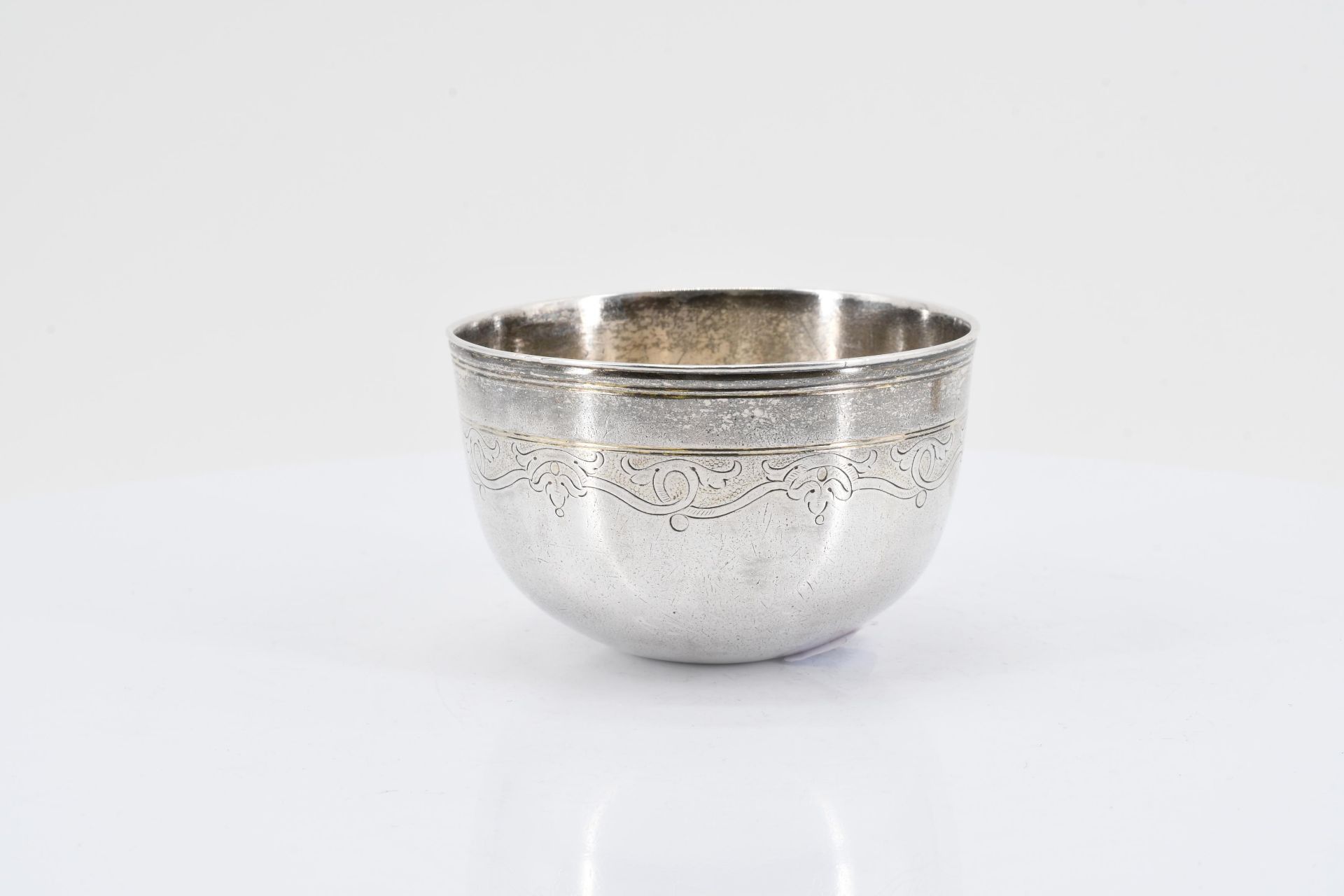 Cup with Lambrequin - Image 6 of 7
