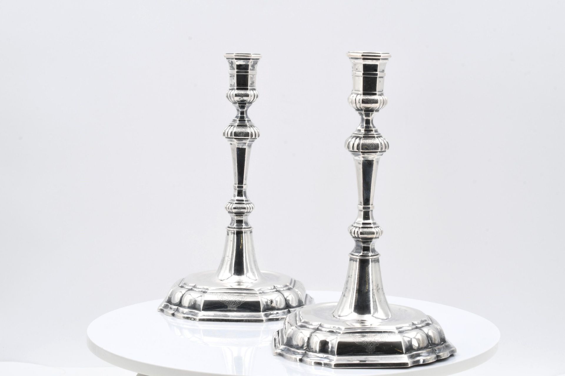 Pair of candlesticks with Régence decor - Image 5 of 7