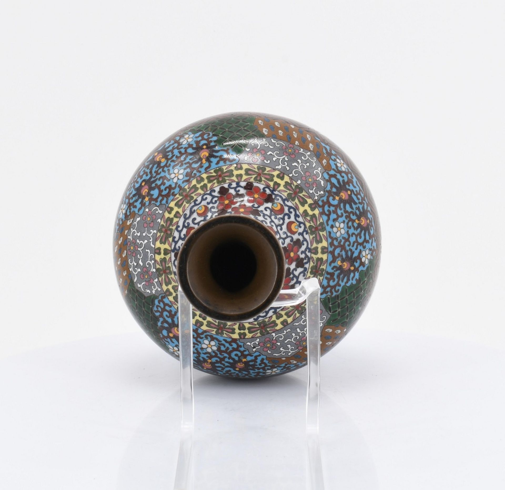 Small narrow neck vase - Image 6 of 6