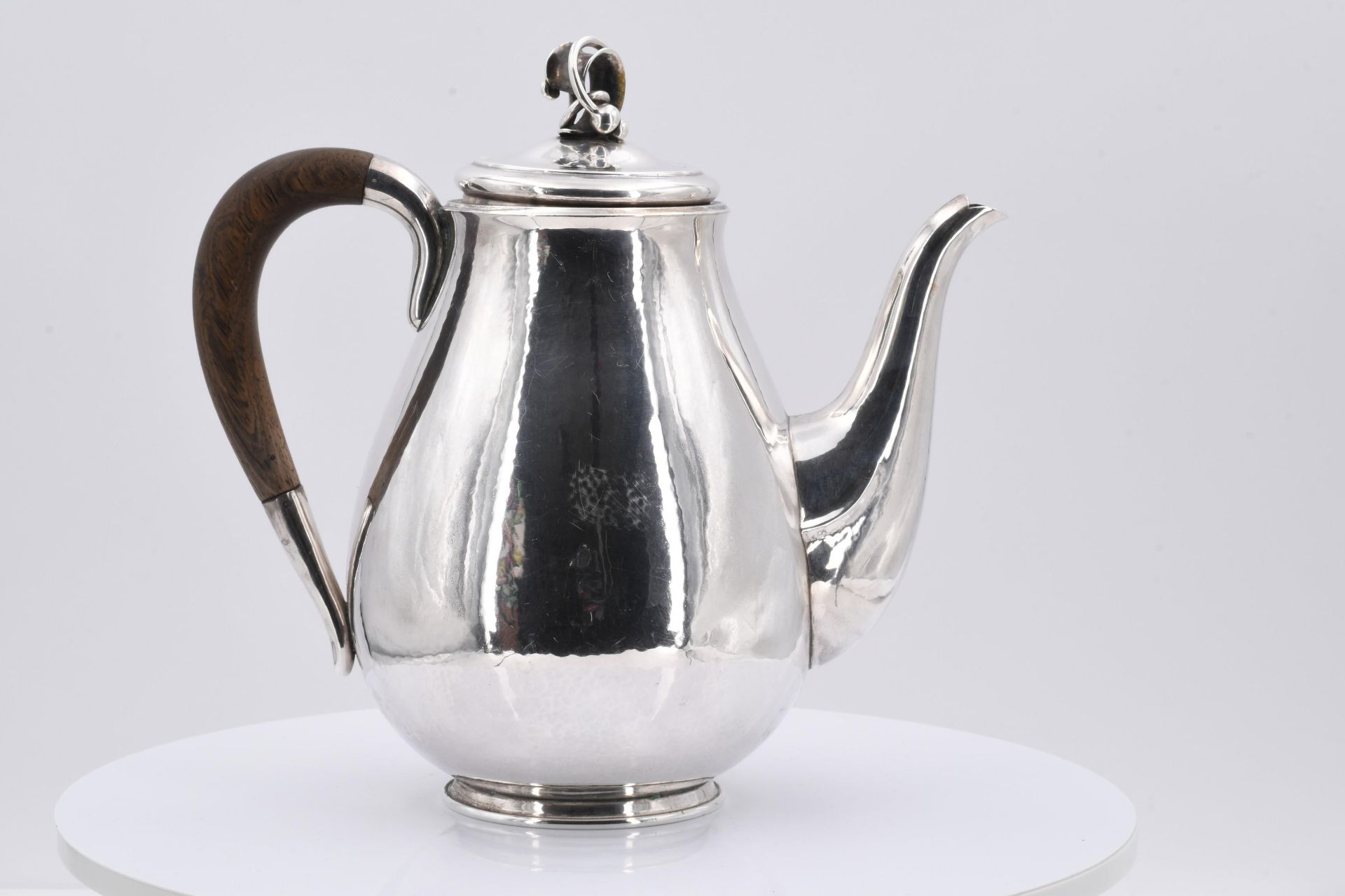 Coffee set with martellé surface and vegetal knobs - Image 6 of 21