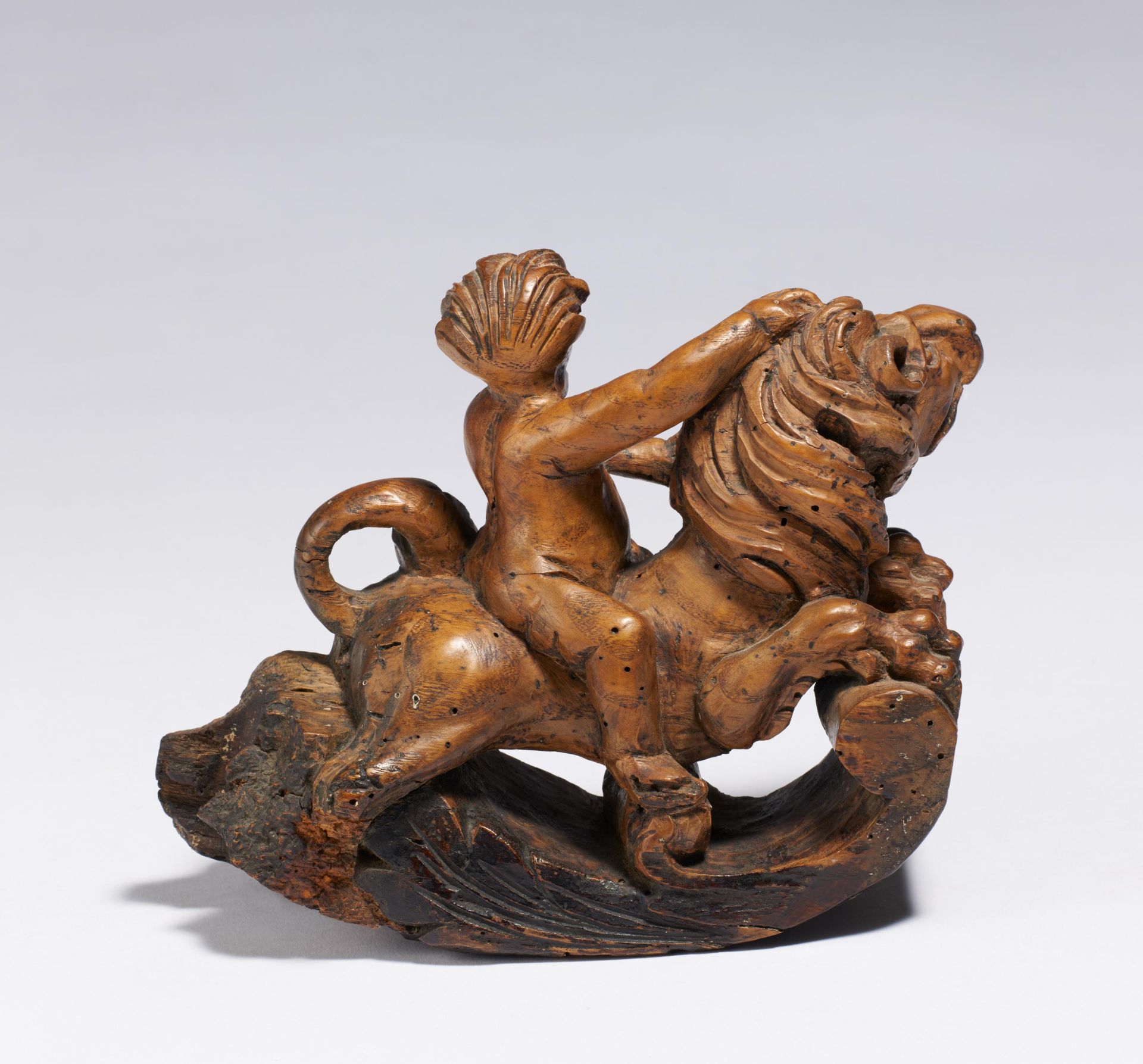 Small putto riding on lion - Image 2 of 4