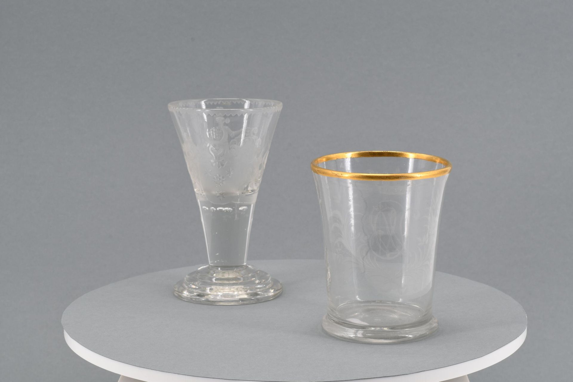 Goblet and engraved cup with golden rim - Image 3 of 6