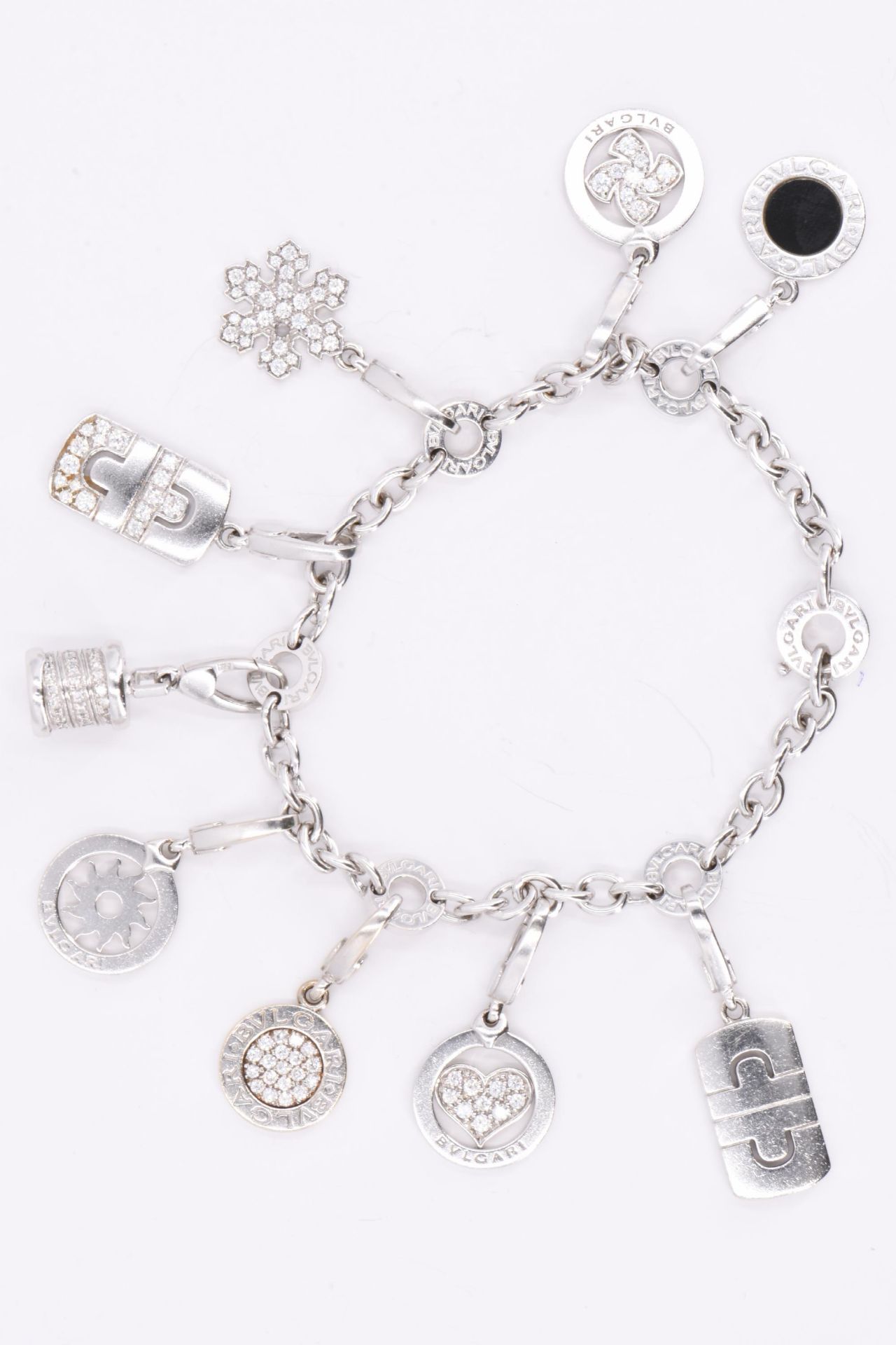 Bulgari: Diamond charm bracelet - Image 2 of 5