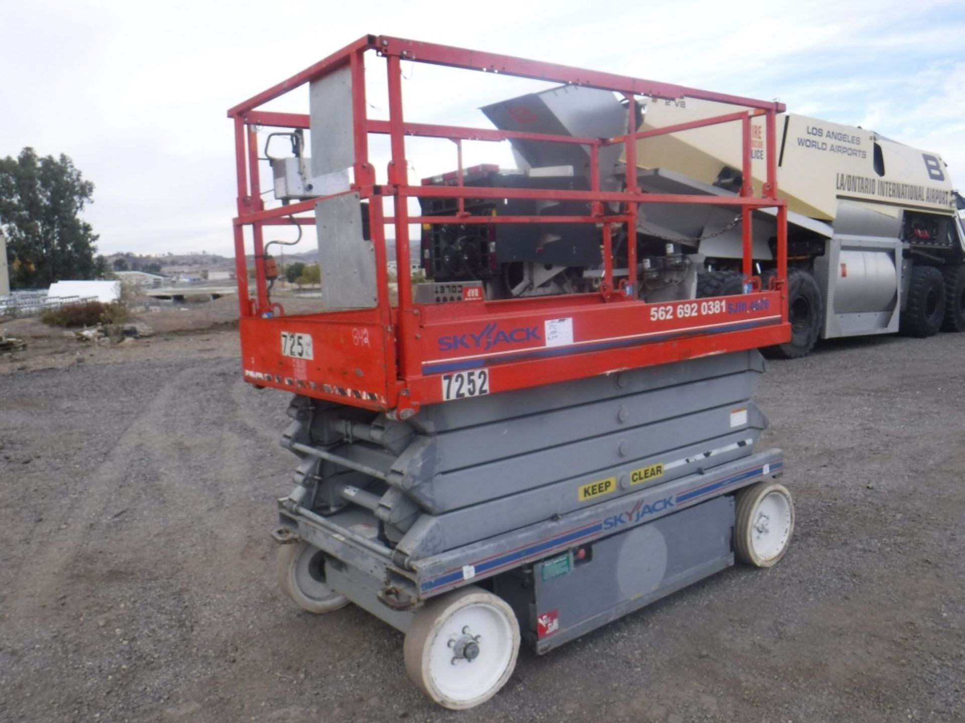 2006 SkyJack SJ-4626 Scissor Lift,