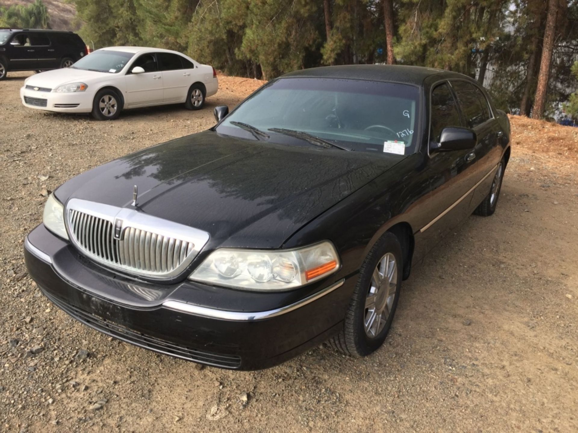 2011 Lincoln Town Car Sedan, - Image 3 of 32