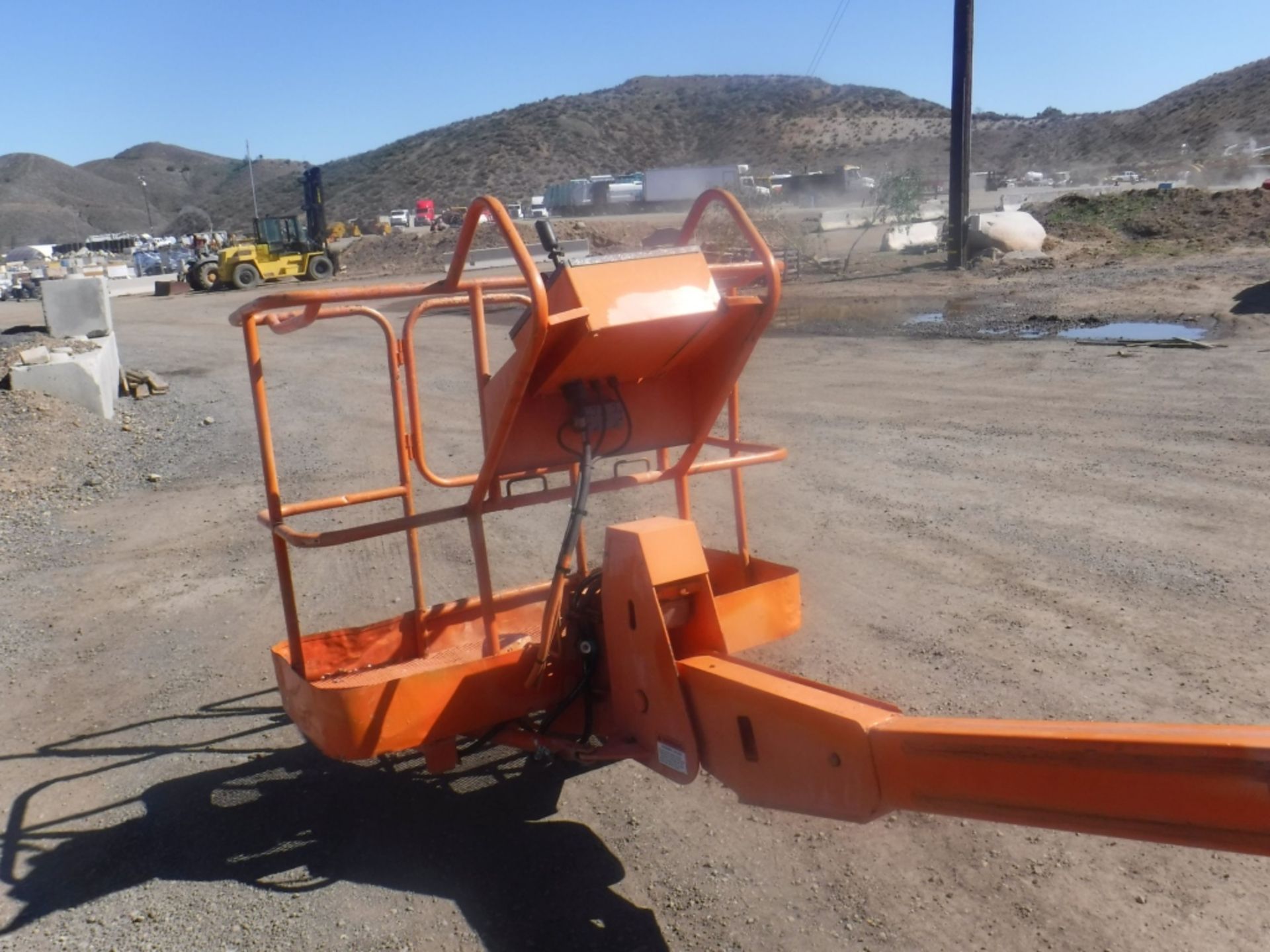JLG 35 Articulated Boom Lift, - Image 22 of 25