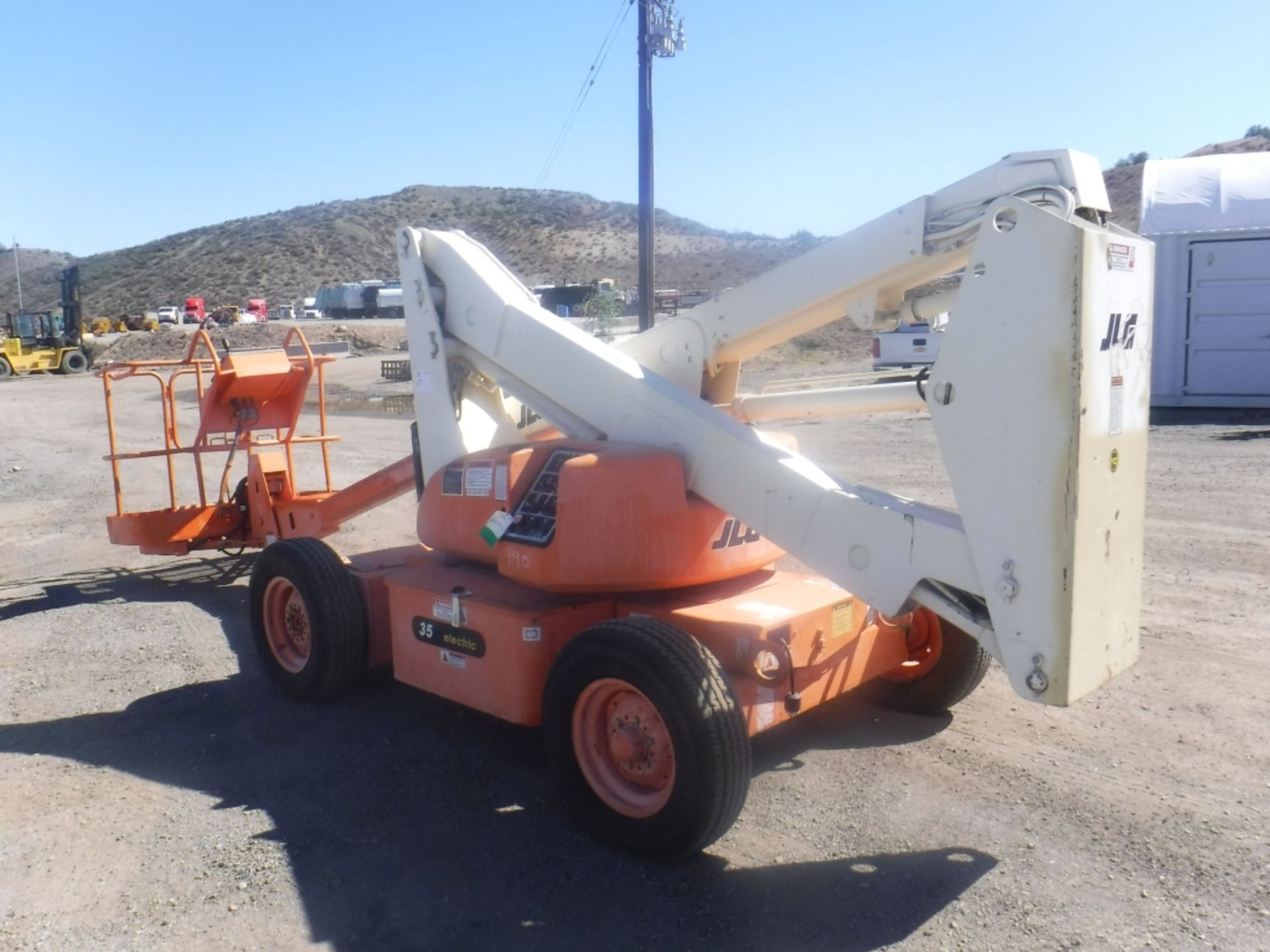 JLG 35 Articulated Boom Lift, - Image 3 of 25