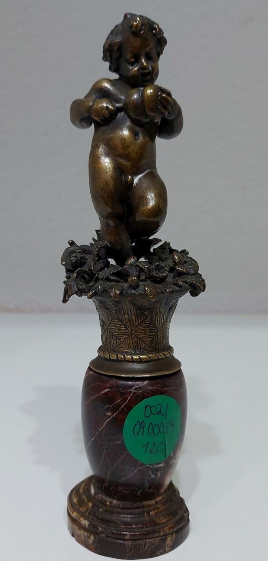 Alte Bronzefigur geflügelter Putto Engel Bacchus ca. 23cm - Image 6 of 6