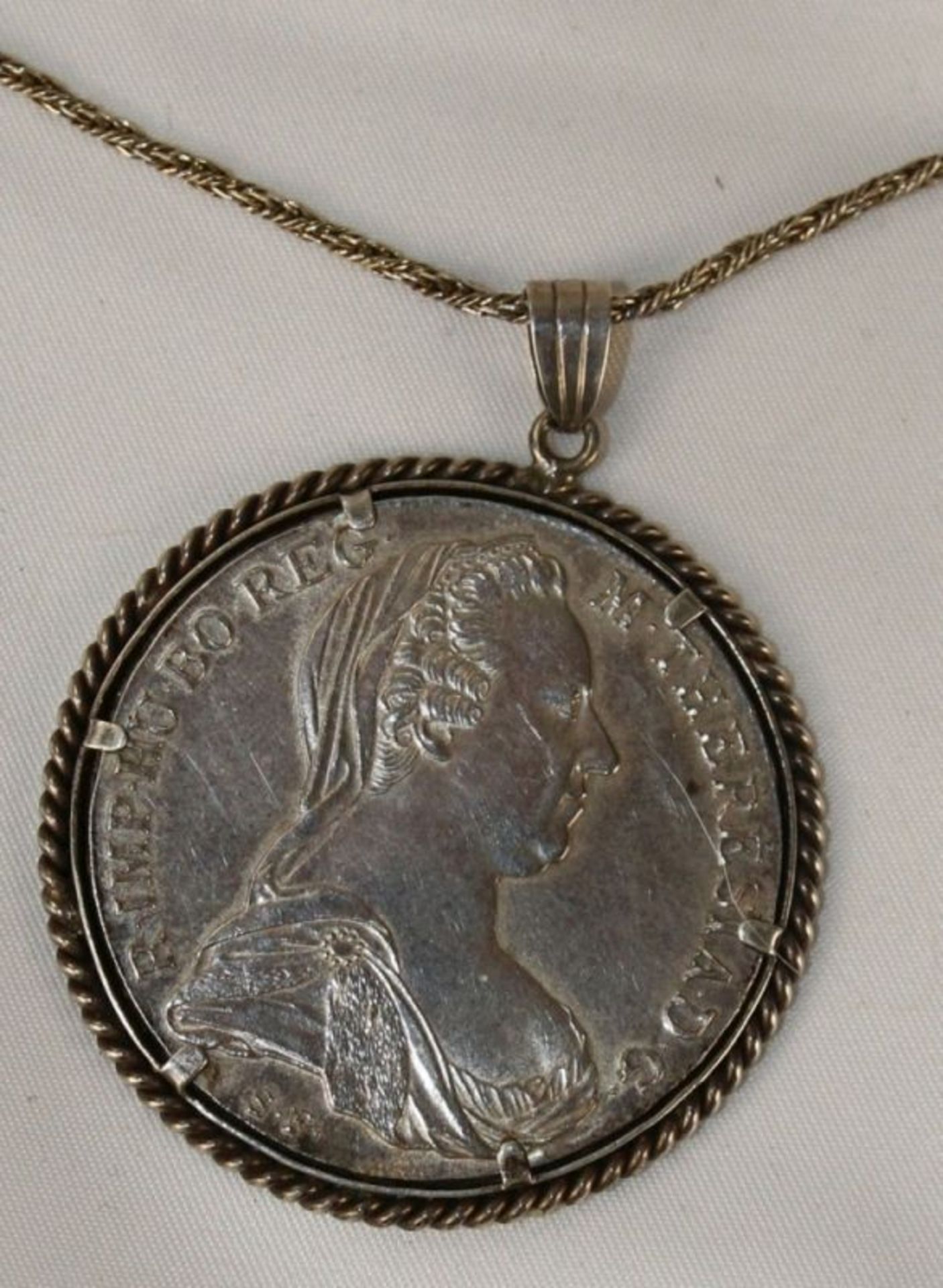 800er Silber Theresienthaler mit langer 100cm Kette - Bild 2 aus 4
