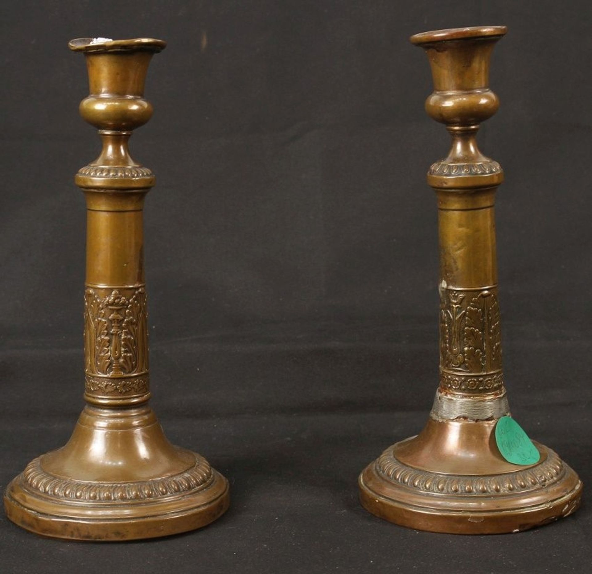 2 fein gearbeitete sehr alte Kerzenständer verm. Kupfer/Bronze