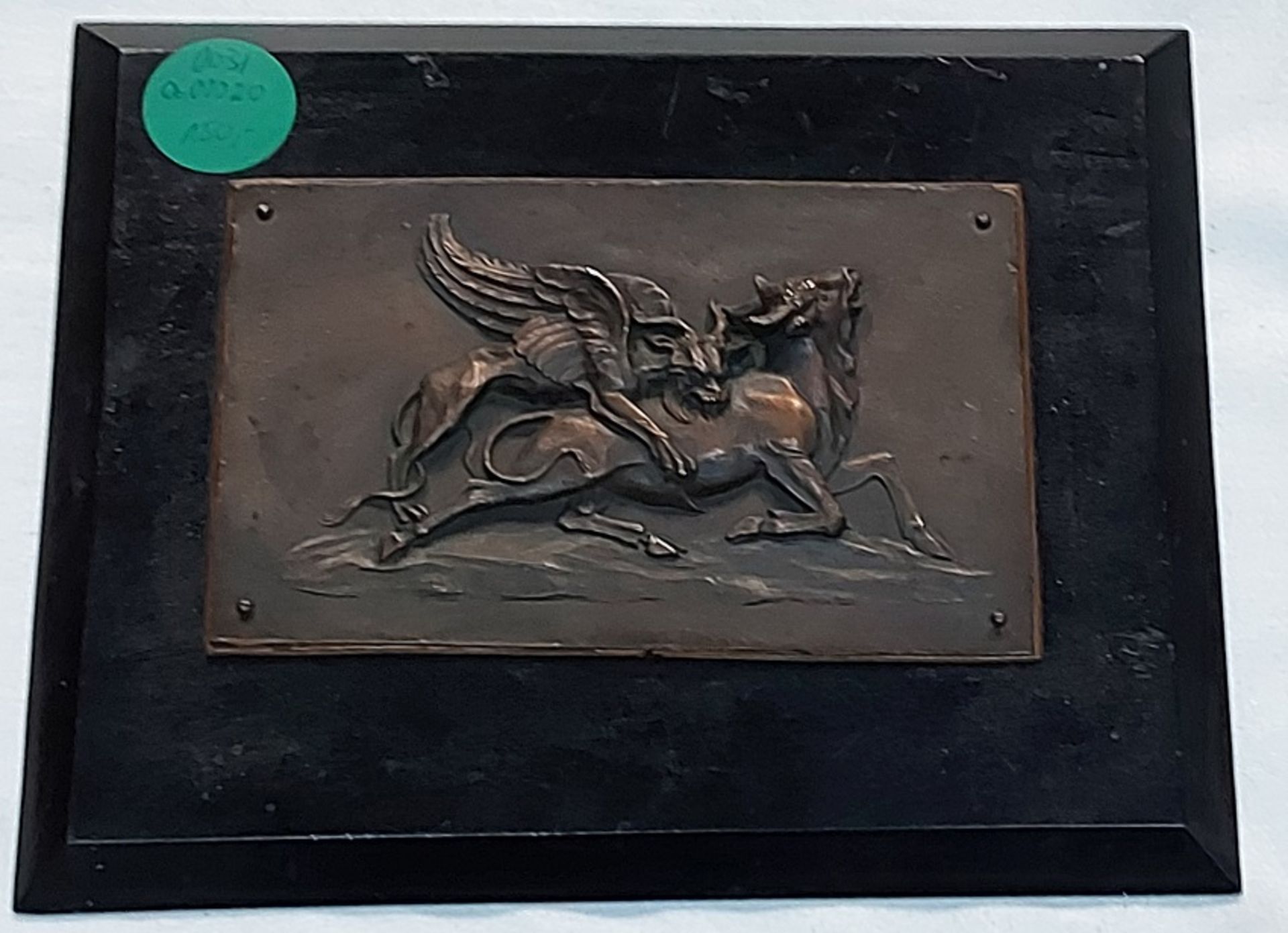 Antikes Bronze Reliefbild Markuslöwe auf Stier - Bild 4 aus 8