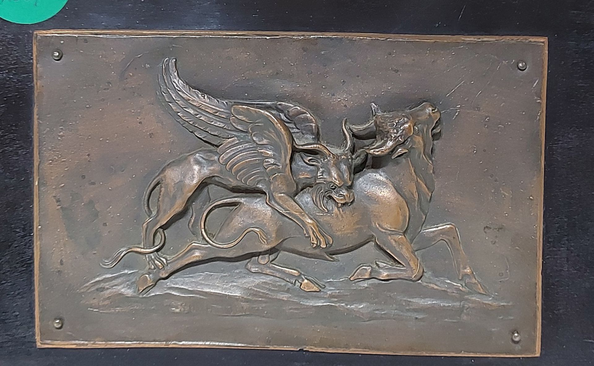 Antikes Bronze Reliefbild Markuslöwe auf Stier - Bild 7 aus 8