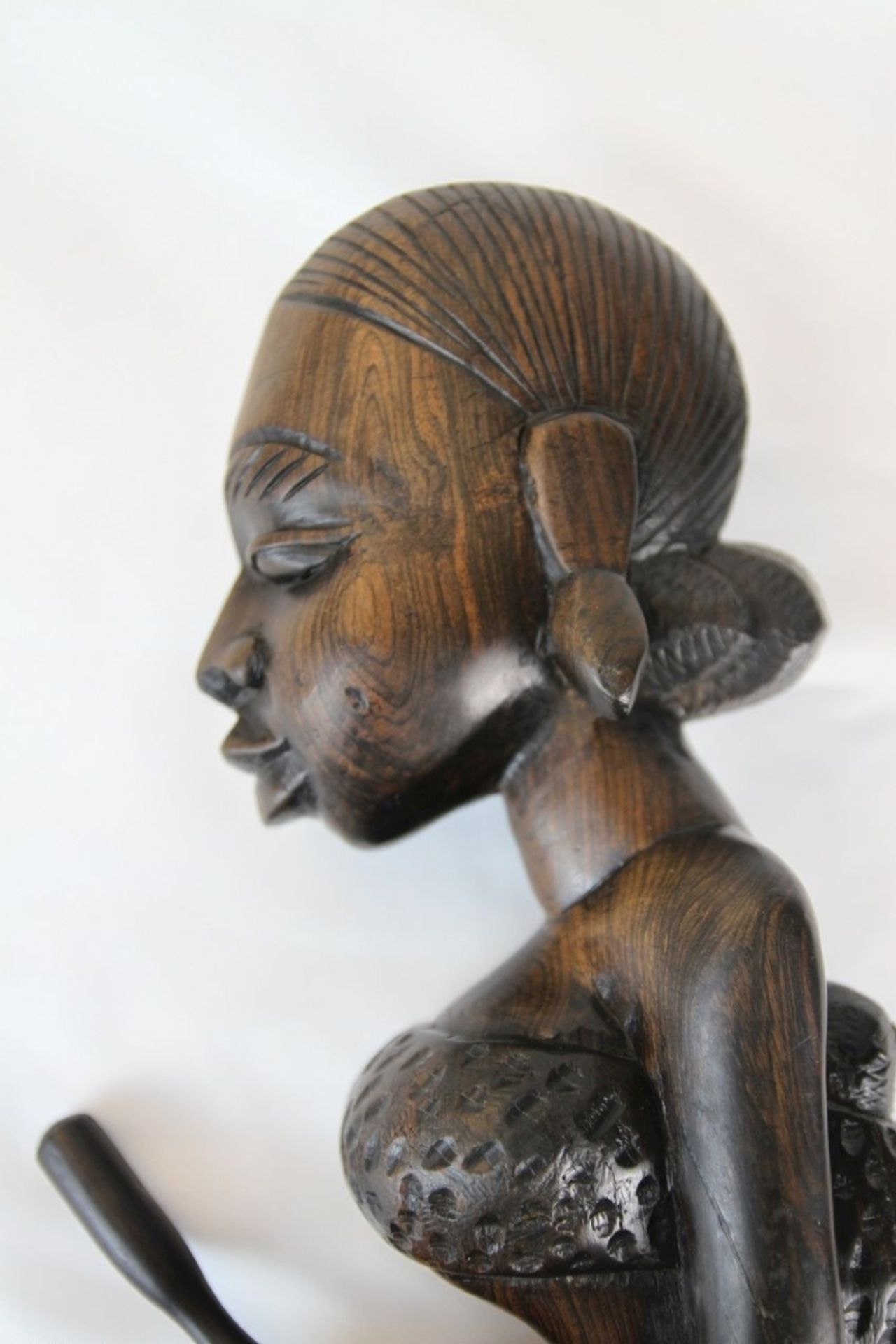 Holzfigur Elfenbeinküste Frau mit Stössel - Bild 3 aus 5