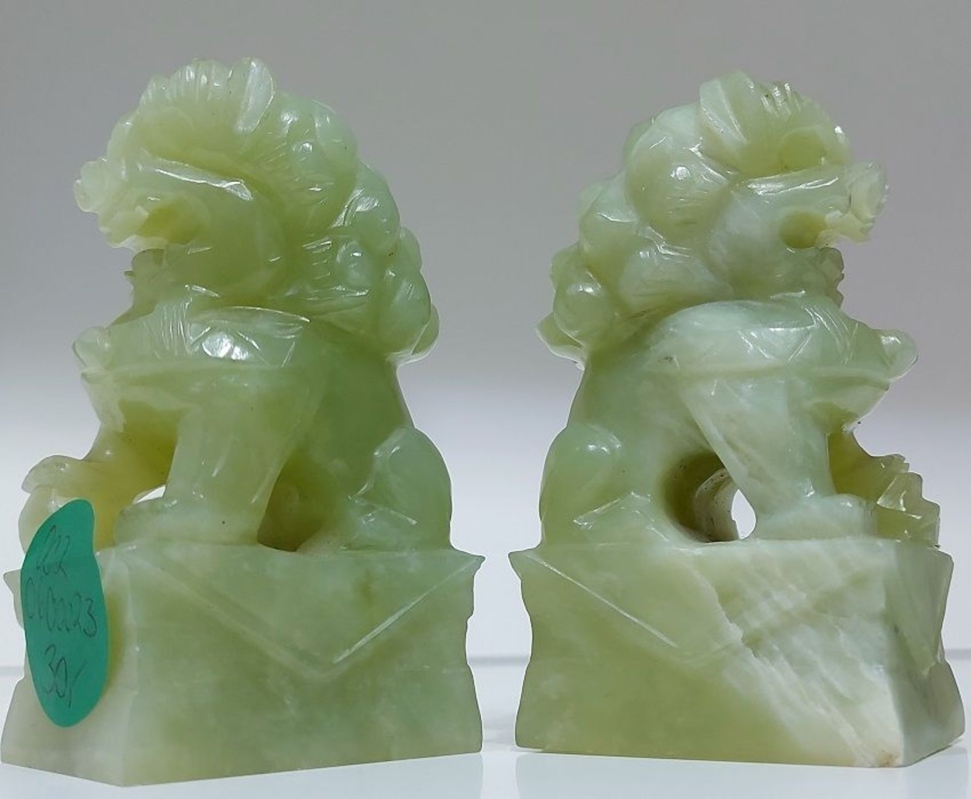 Paar 2 Stk. kleine Löwen verm. Jade ca. 9,5cm hoch