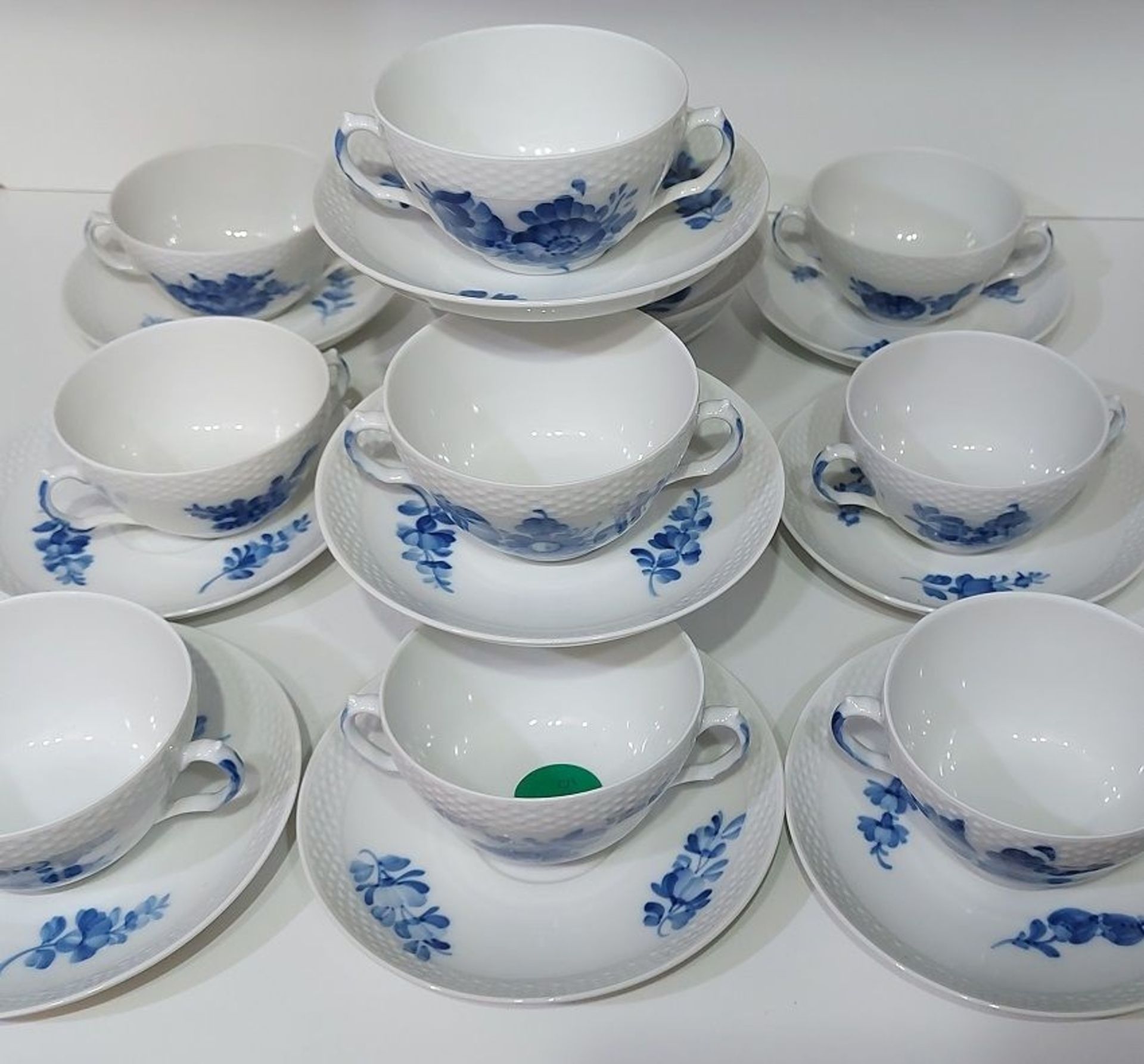 12 Suppentassen Royal Modell 8282 Blaue Blume Korbmuster Copenhagen Dänemark