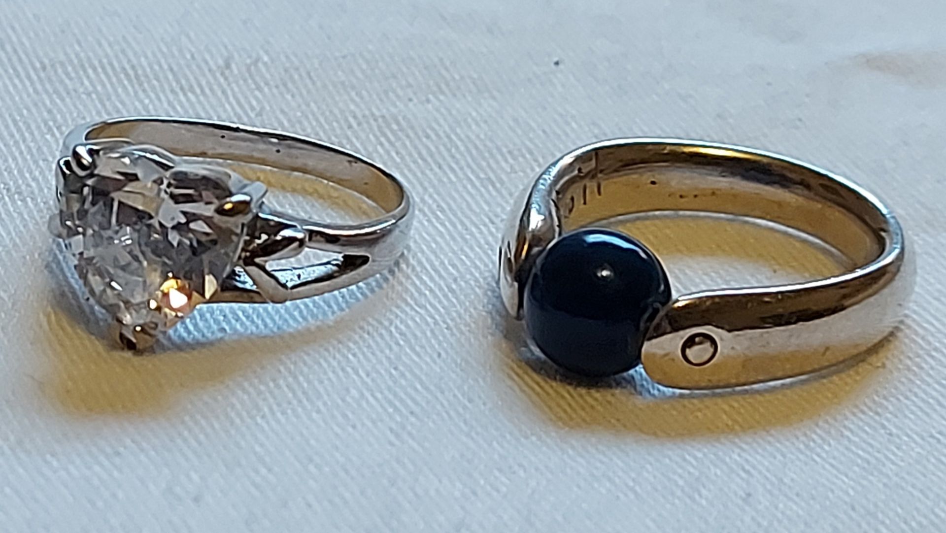 2 alte Ringe 925er Silber 1x mit blauer Kugel 1 x mit Herz