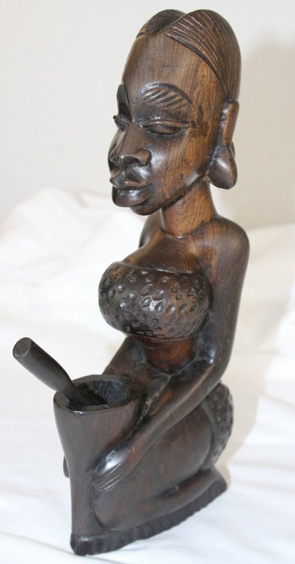 Holzfigur Elfenbeinküste Frau mit Stössel - Bild 2 aus 5