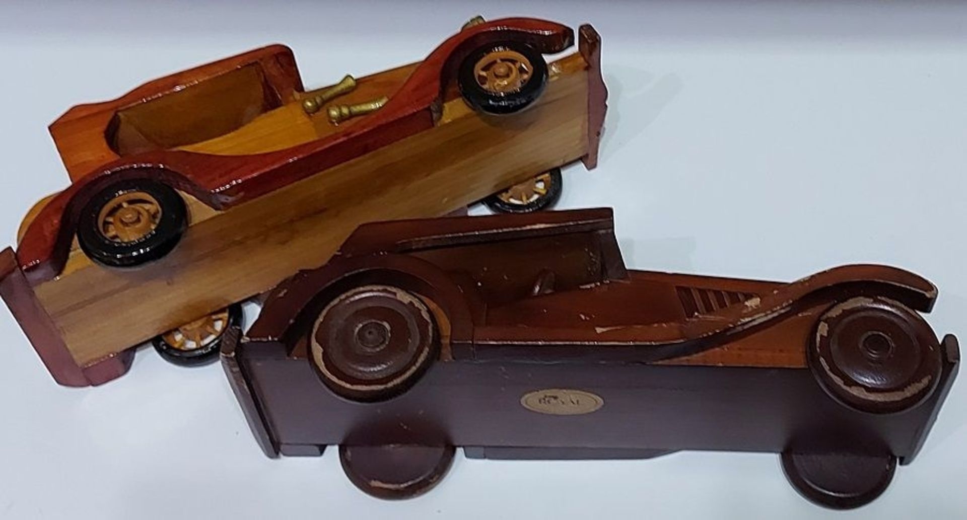 2 schöne Holzauto, Modellauto, Oldtimer, Sammlerstück - Bild 4 aus 5