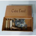 Für den Tierschutzverein Gifhorn: Alte Zigarren Holzschachtel mit Münzen WK II