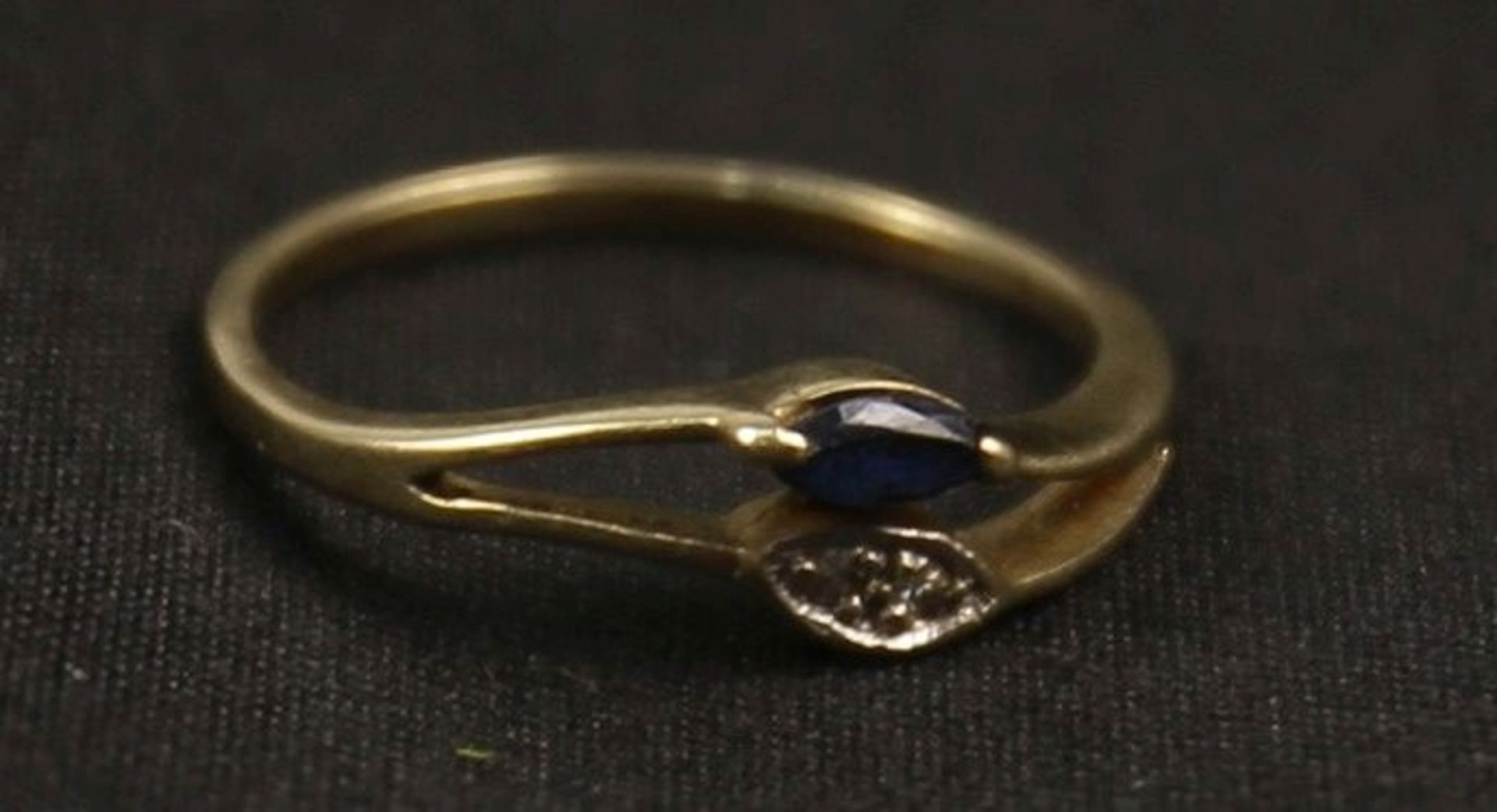 Hübscher Goldring Damenring 333 GG 8K blauer Stein + Diamanten - Bild 2 aus 3