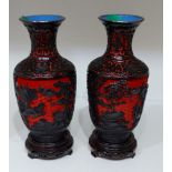 Aus Kapitänsnachlass: Paar antike Vasen zweifarbig Schwarz / Rot