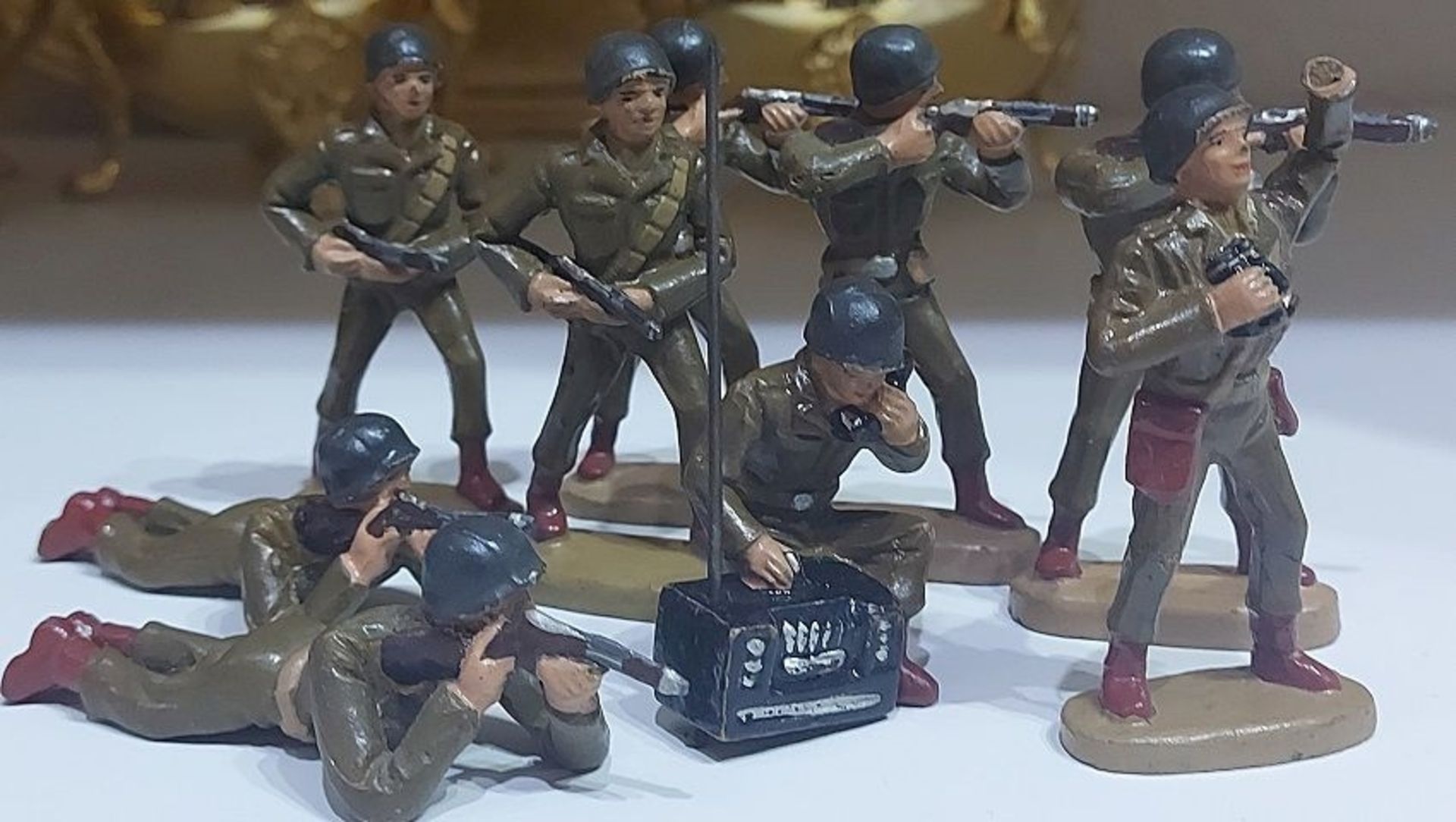 9 Stk. alte Masse-Figuren Leyla US Soldaten Figuren - Bild 2 aus 3