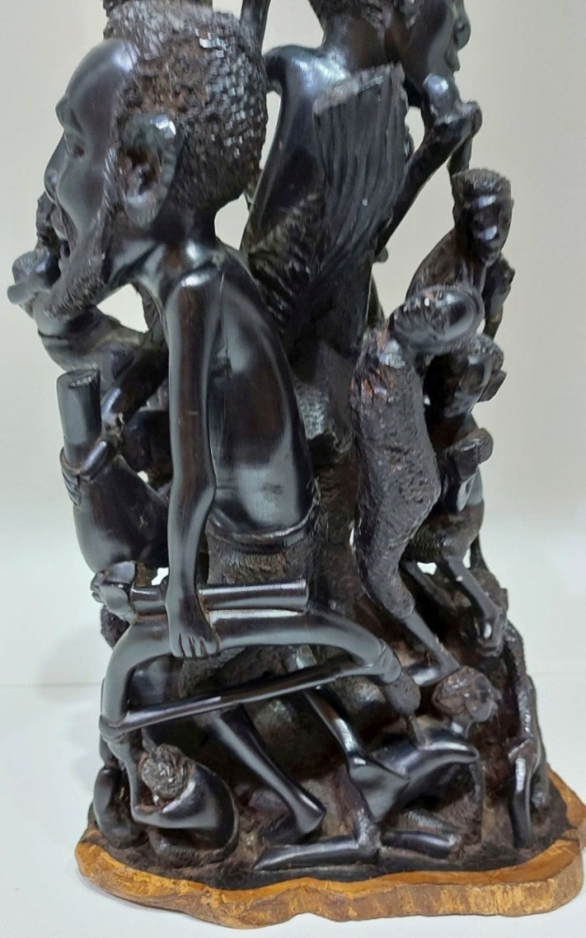 Aus Kapitänsnachlass - schöne Makonde Figur Holzschnitzerei Ahnenbaum - Bild 4 aus 4