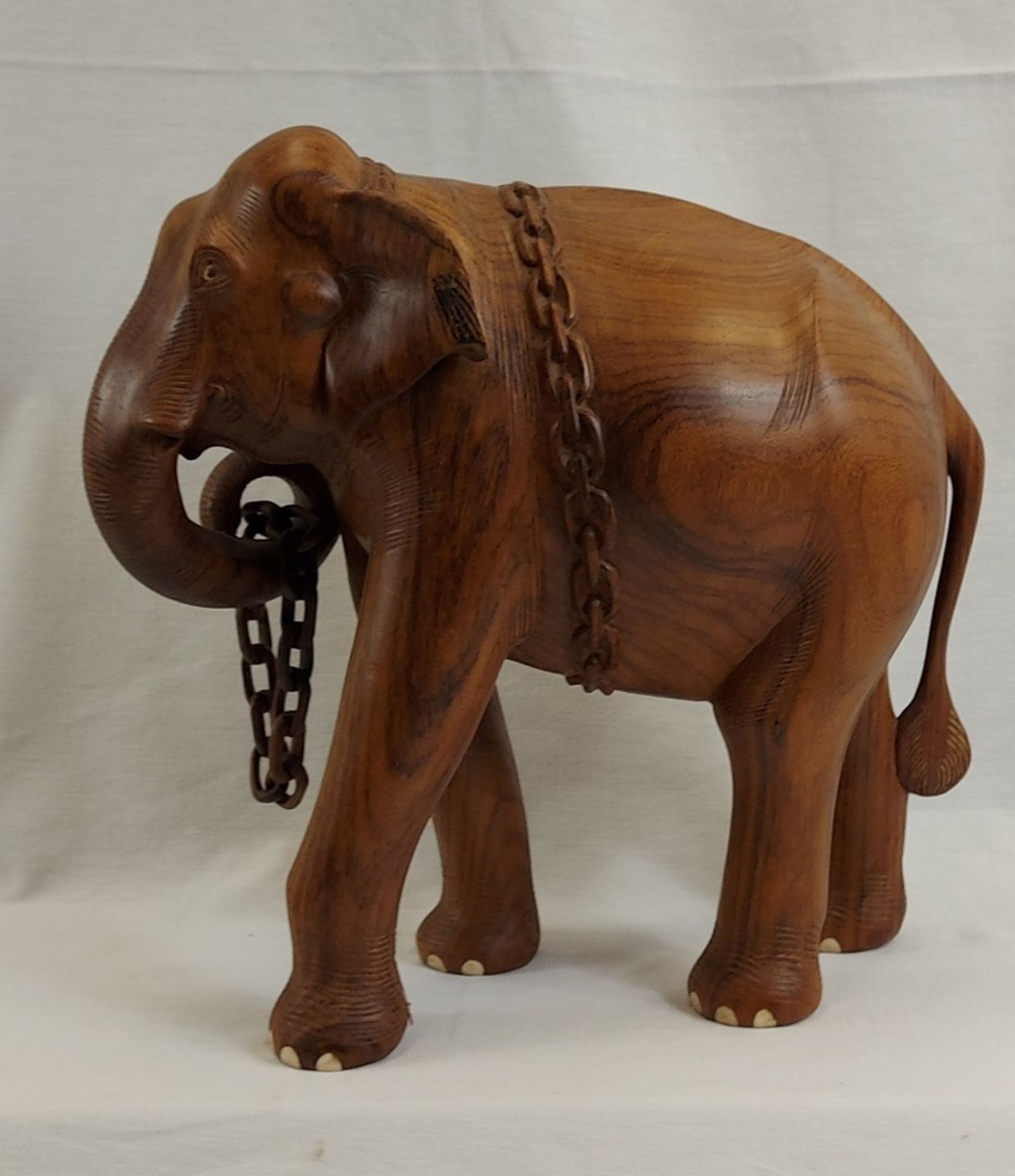 Imposanter schwerer XL Holz Elefant mit Kette, Höhe ca. 38cm - Image 11 of 16
