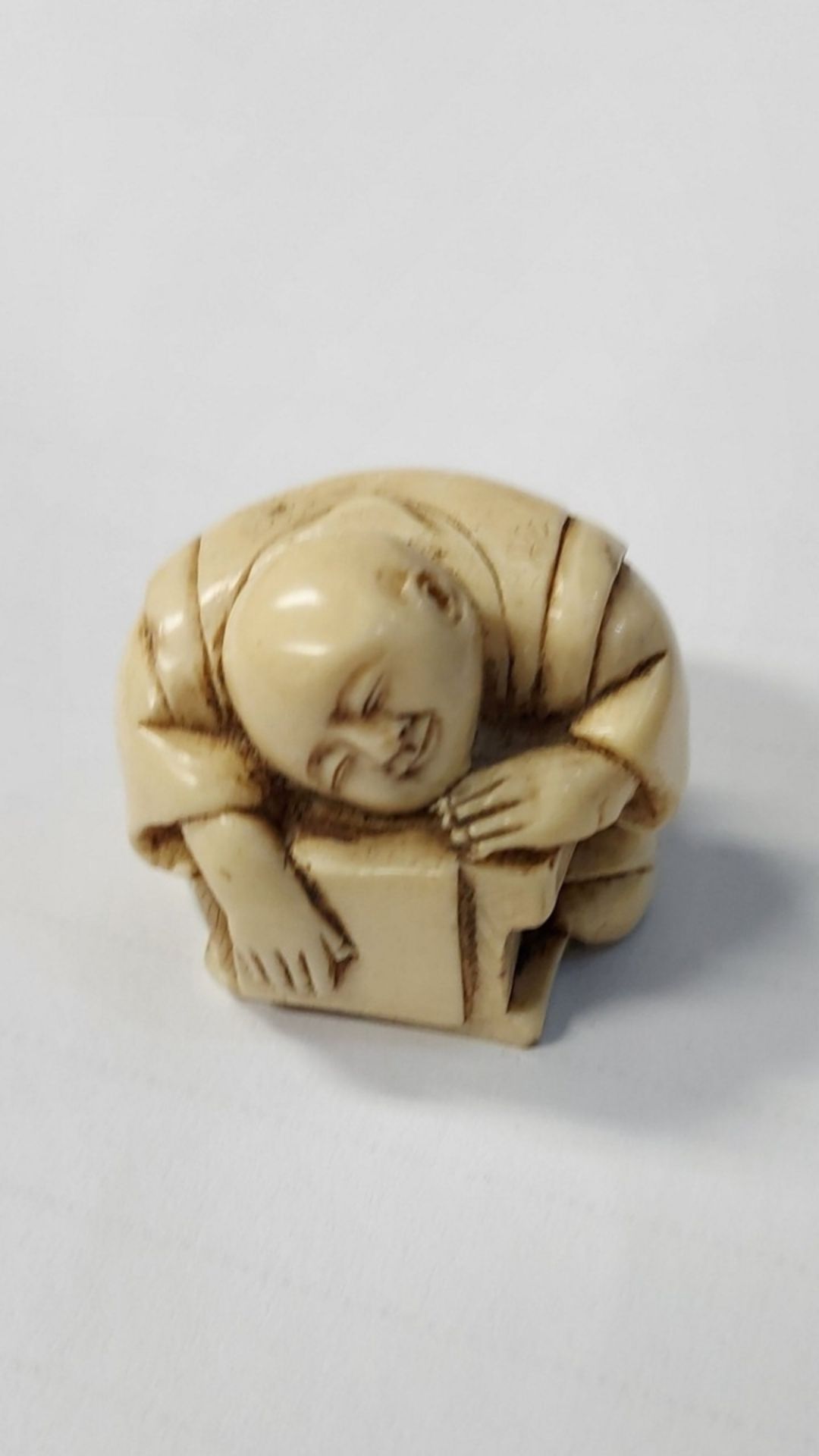 Kleine Katabori Netsuke Figur ca. 3,0cm hoch - Bild 5 aus 5