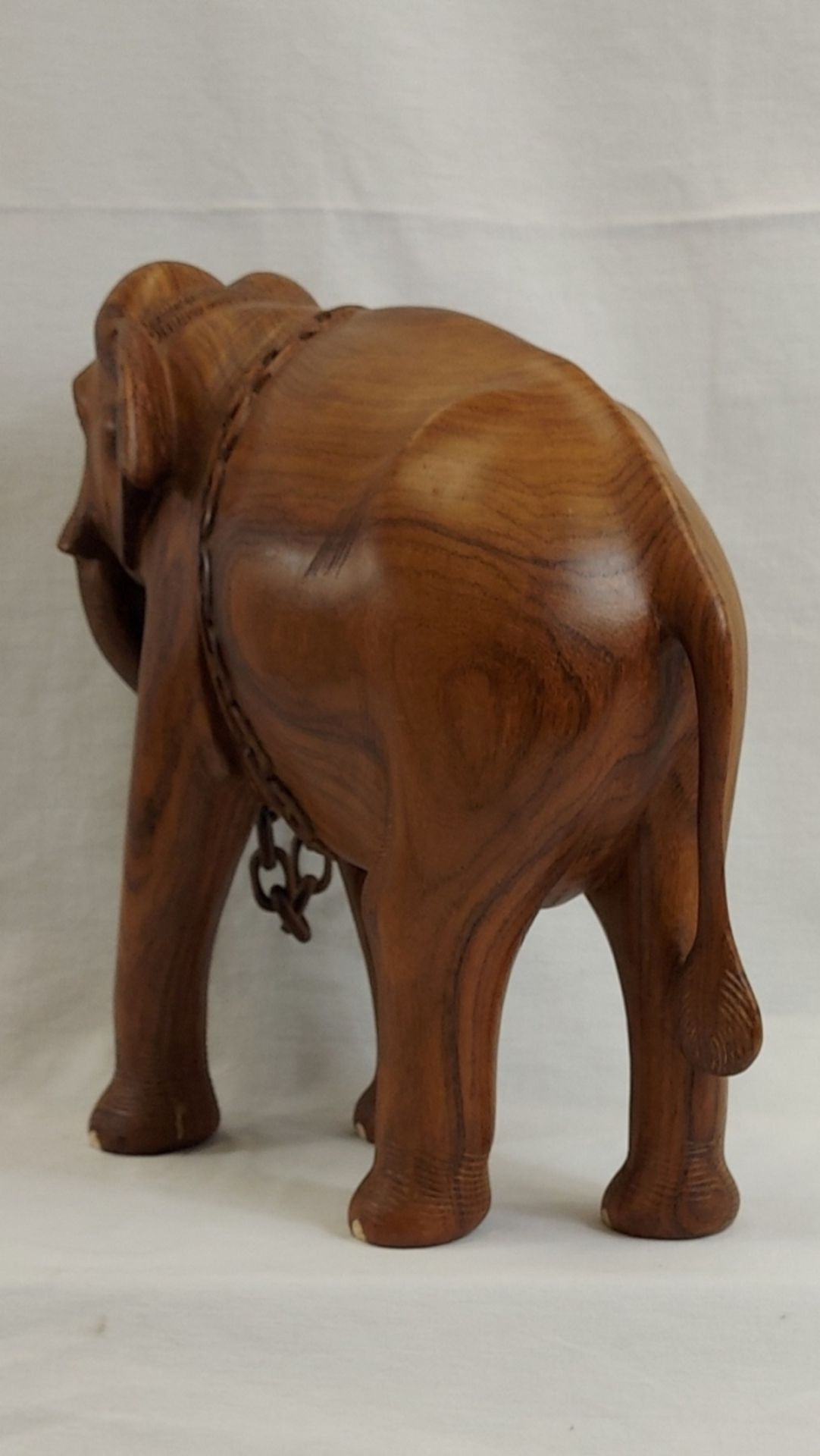 Imposanter schwerer XL Holz Elefant mit Kette, Höhe ca. 38cm - Image 14 of 16