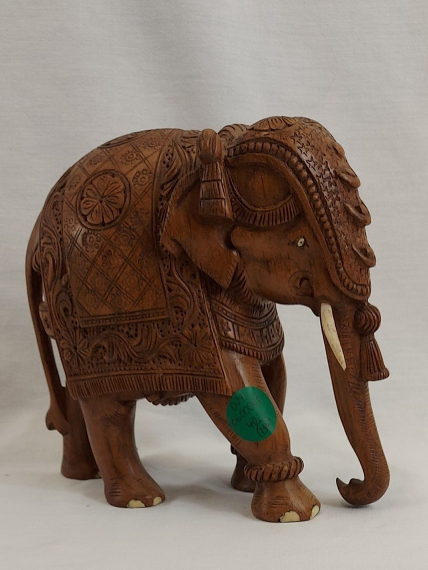 Zauberhafter aufwendig geschnitzter Elefant geschnitzt, Höhe ca. 20cm - Image 7 of 7