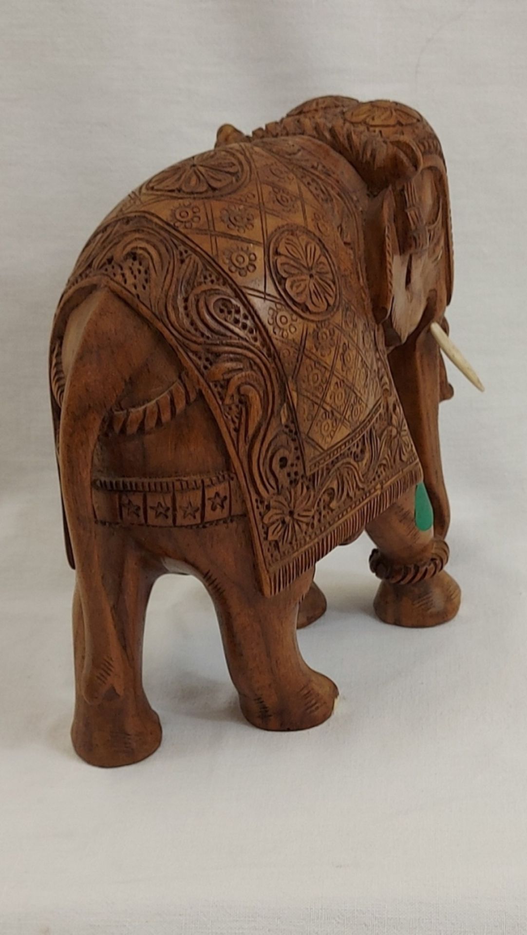 Zauberhafter aufwendig geschnitzter Elefant geschnitzt, Höhe ca. 20cm - Image 3 of 7