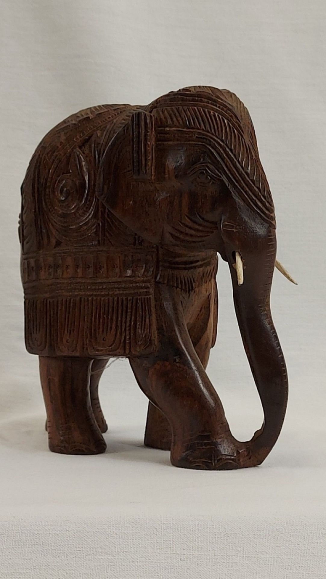Zauberhafter Elefant geschnitzt Höhe ca. 19cm - Image 8 of 8