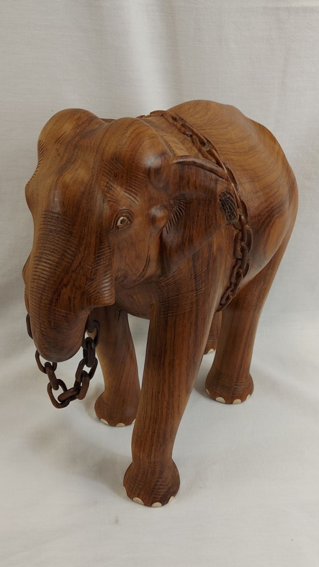 Imposanter schwerer XL Holz Elefant mit Kette, Höhe ca. 38cm - Bild 15 aus 16