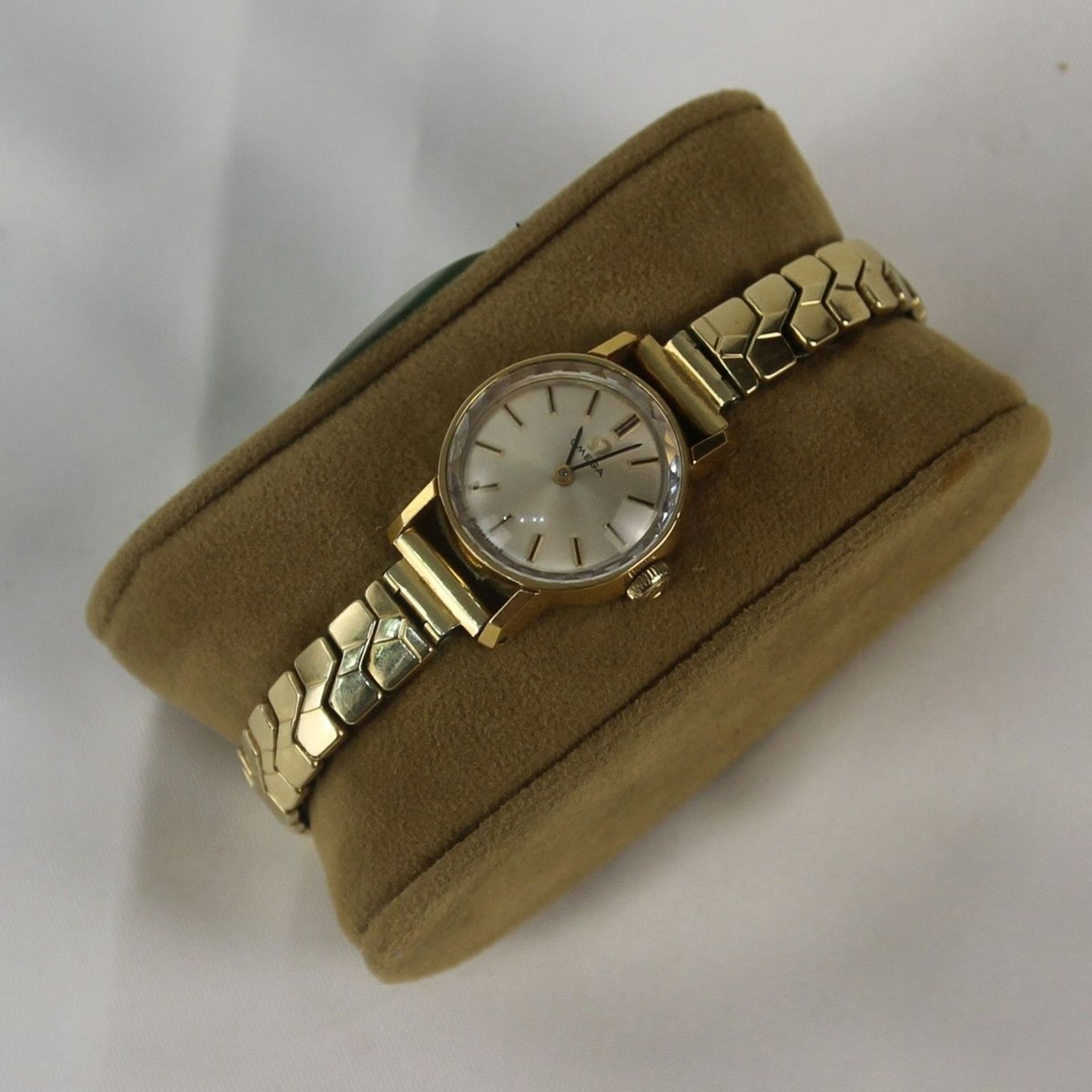 Vintage Damenarmbanduhr DAU Uhr Omega-Optik - Image 2 of 3