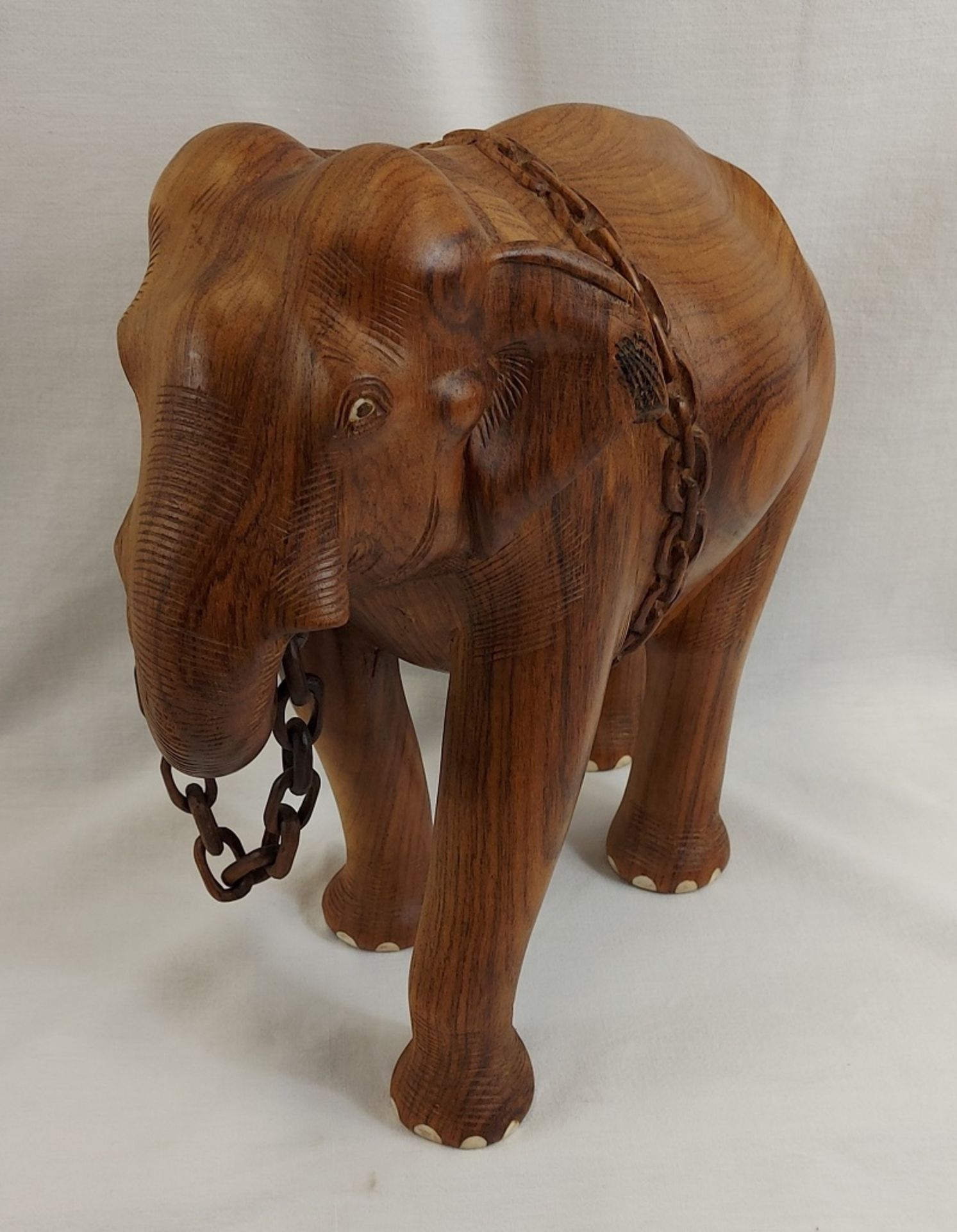 Imposanter schwerer XL Holz Elefant mit Kette, Höhe ca. 38cm - Image 16 of 16