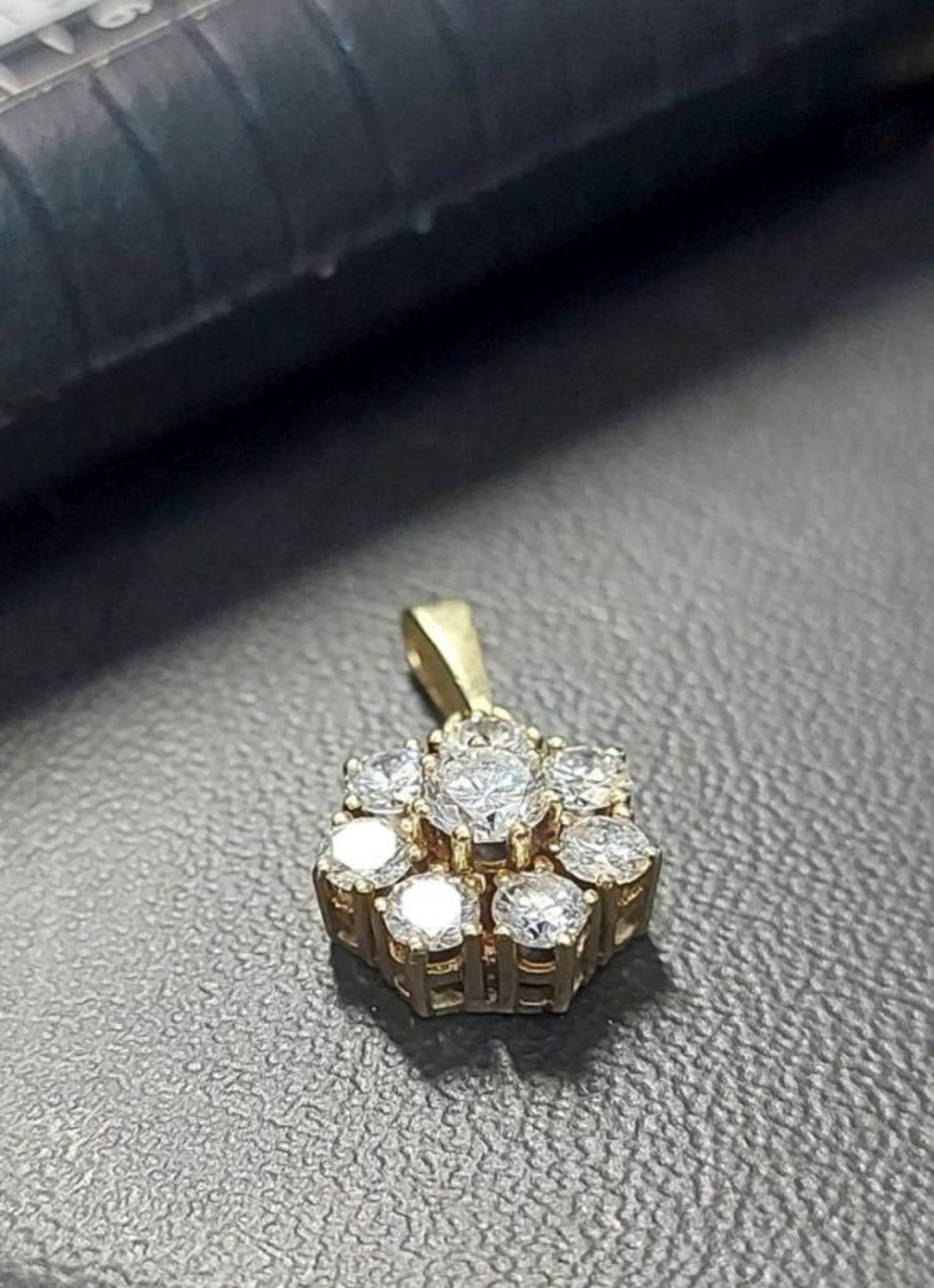 Luxus pur! 585er Goldanhänger mit 8 Brillianten 1ct - Bild 2 aus 8