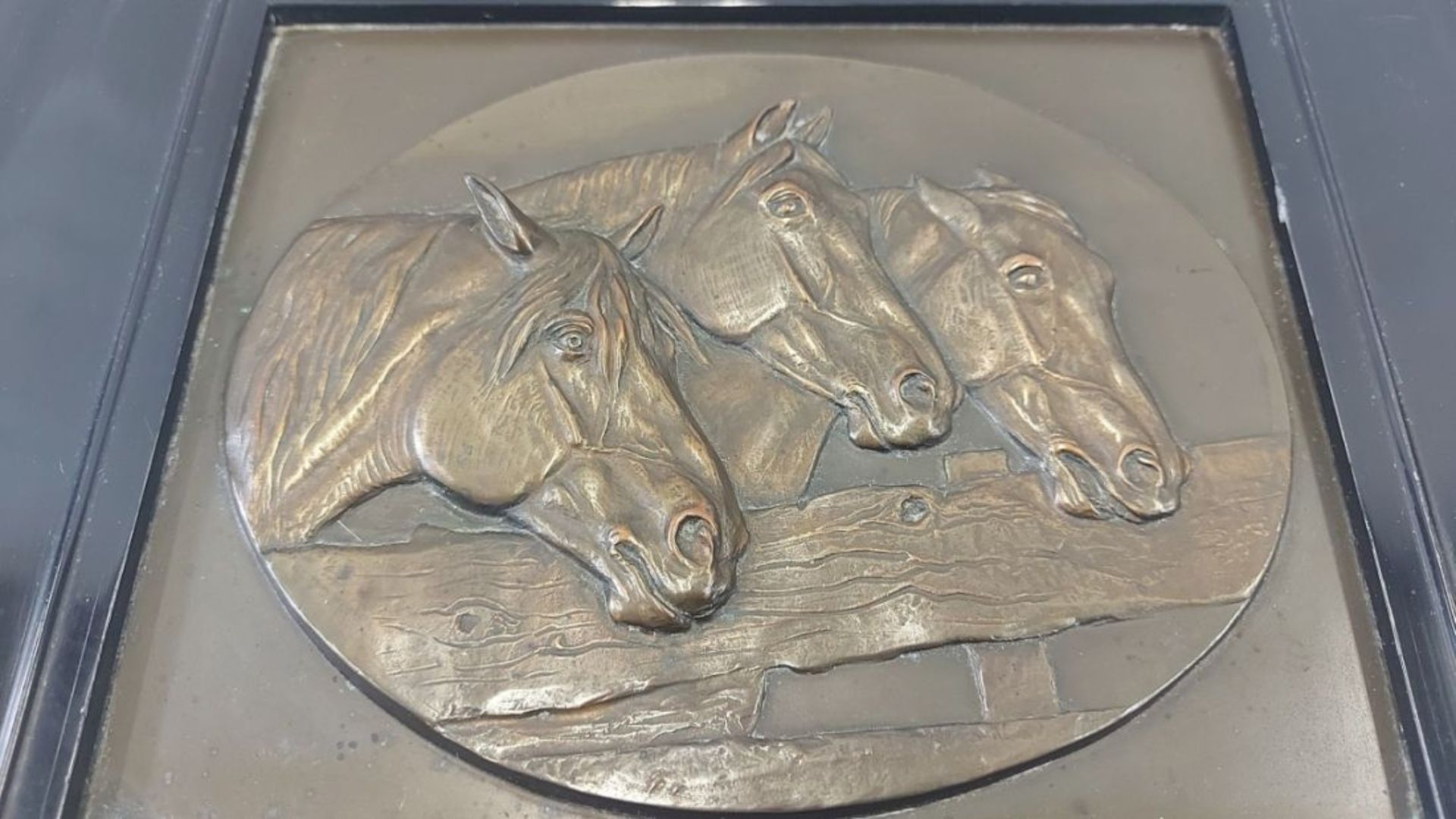 Antike Bronzeplatte Pferdeköpfe Rich. Schoenbeck - Bild 4 aus 6