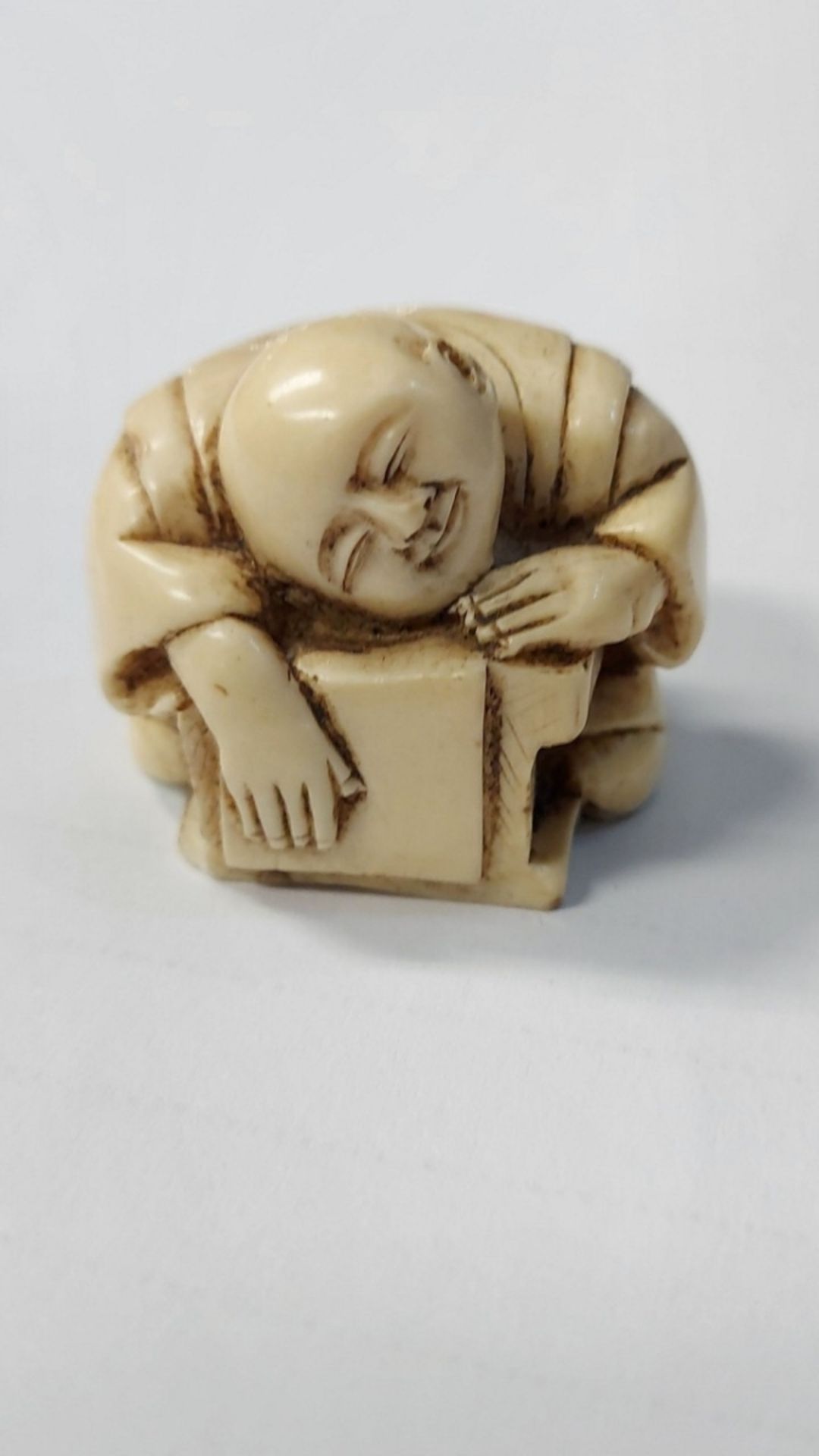 Kleine Katabori Netsuke Figur ca. 3,0cm hoch