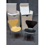 Sammlerstücke! 2 Stk. Arne Jacobsen Museum Miniatur Stuhl Kollektion 1x buche 1x schwarz