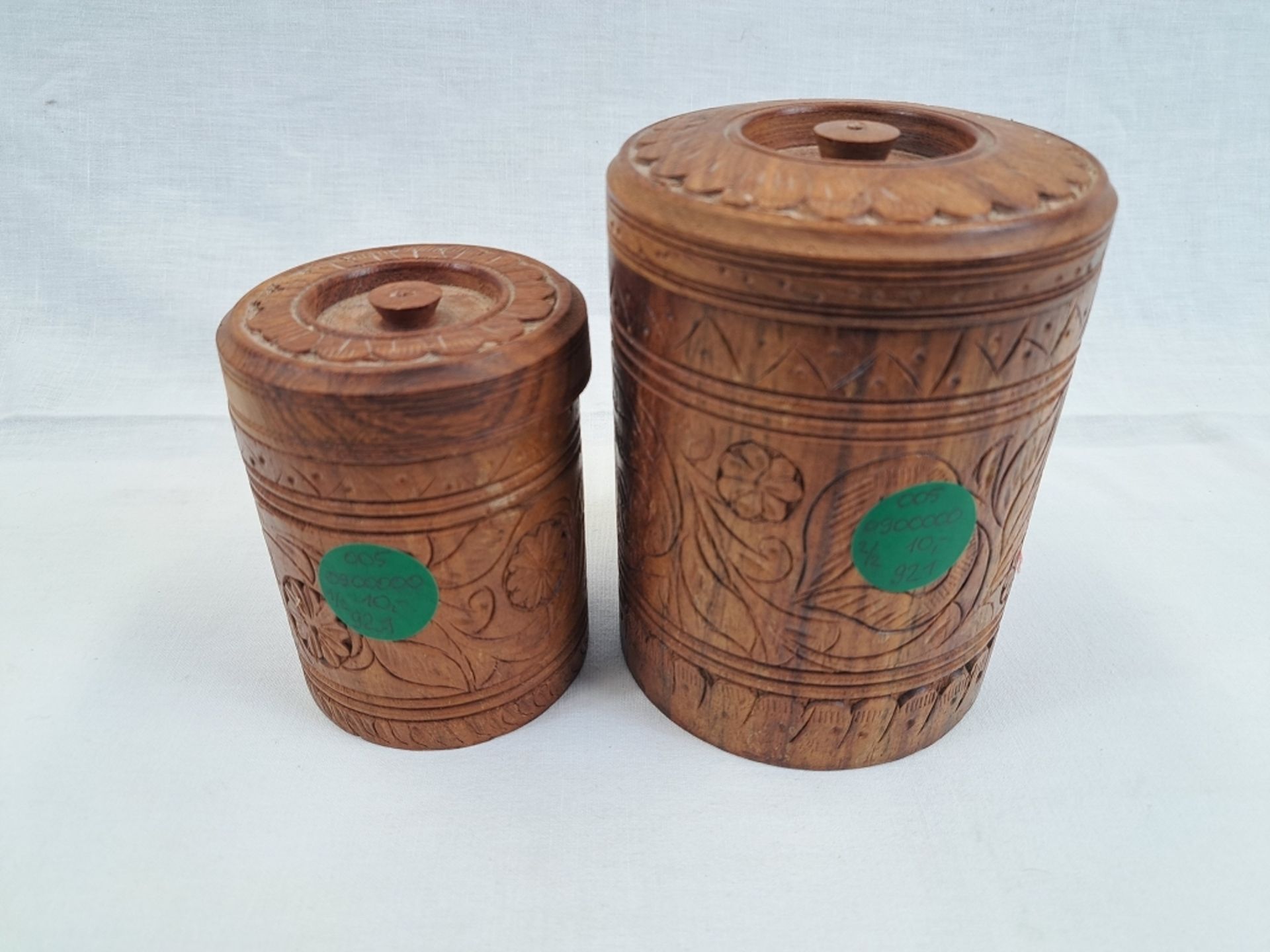 2 alte Holzdosen, verm. aus Indien
