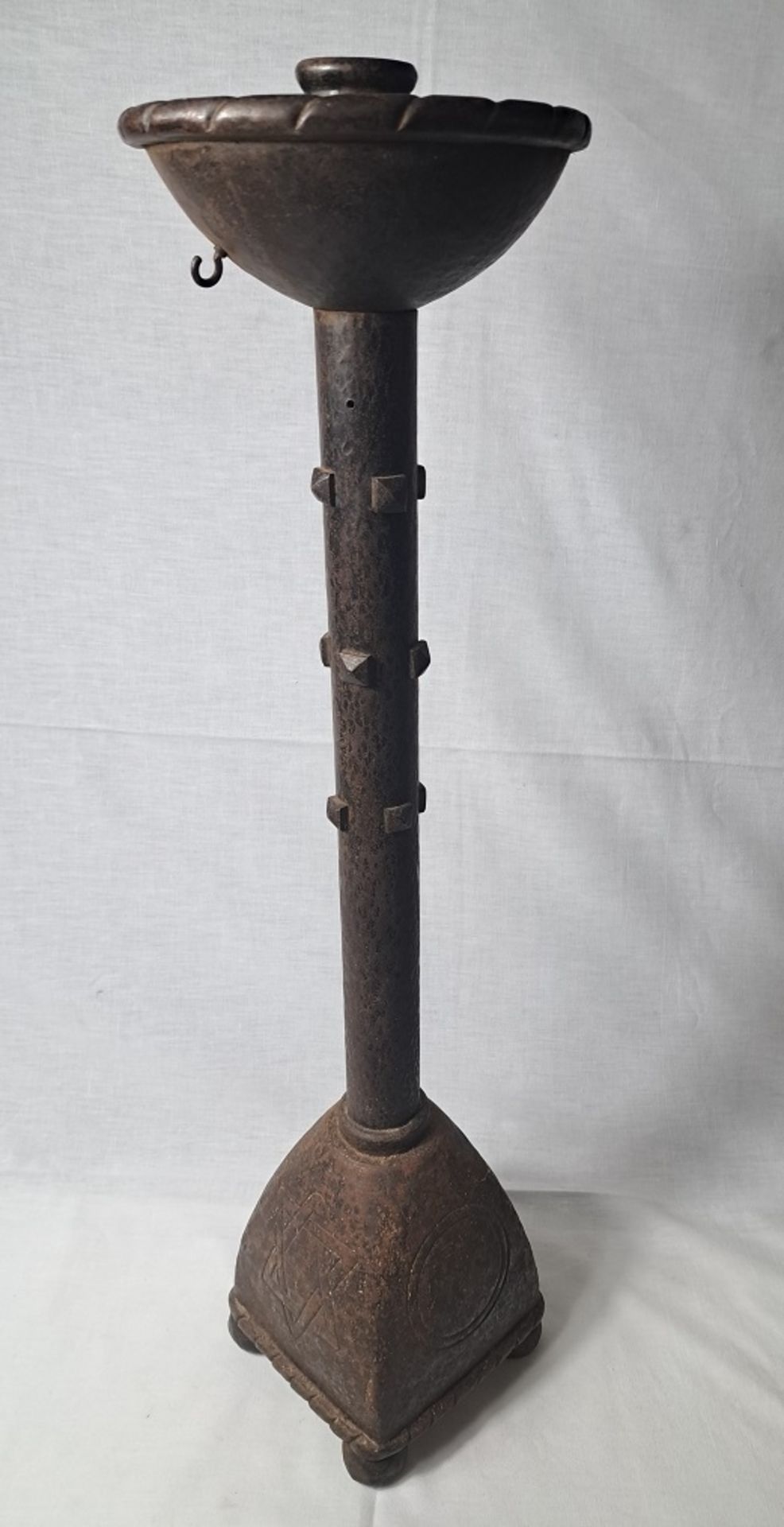 Sehr seltene Judaica Schabbat Kerzenständer Metall Hammerarbeit 19 -19 Jahrhundert - Bild 6 aus 7