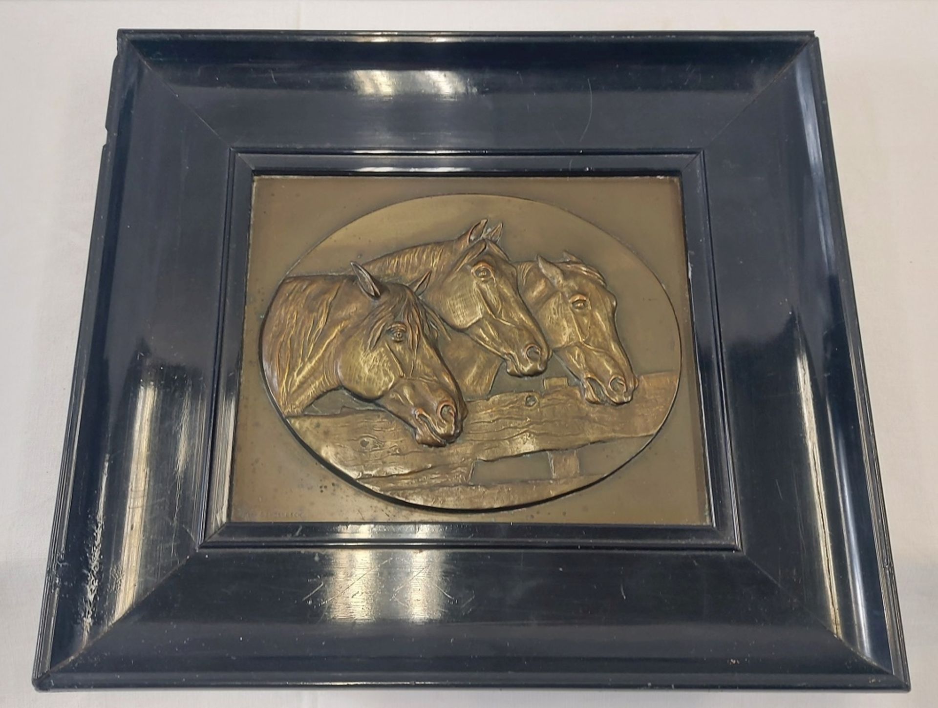 Antike Bronzeplatte Pferdeköpfe Rich. Schoenbeck - Image 6 of 6