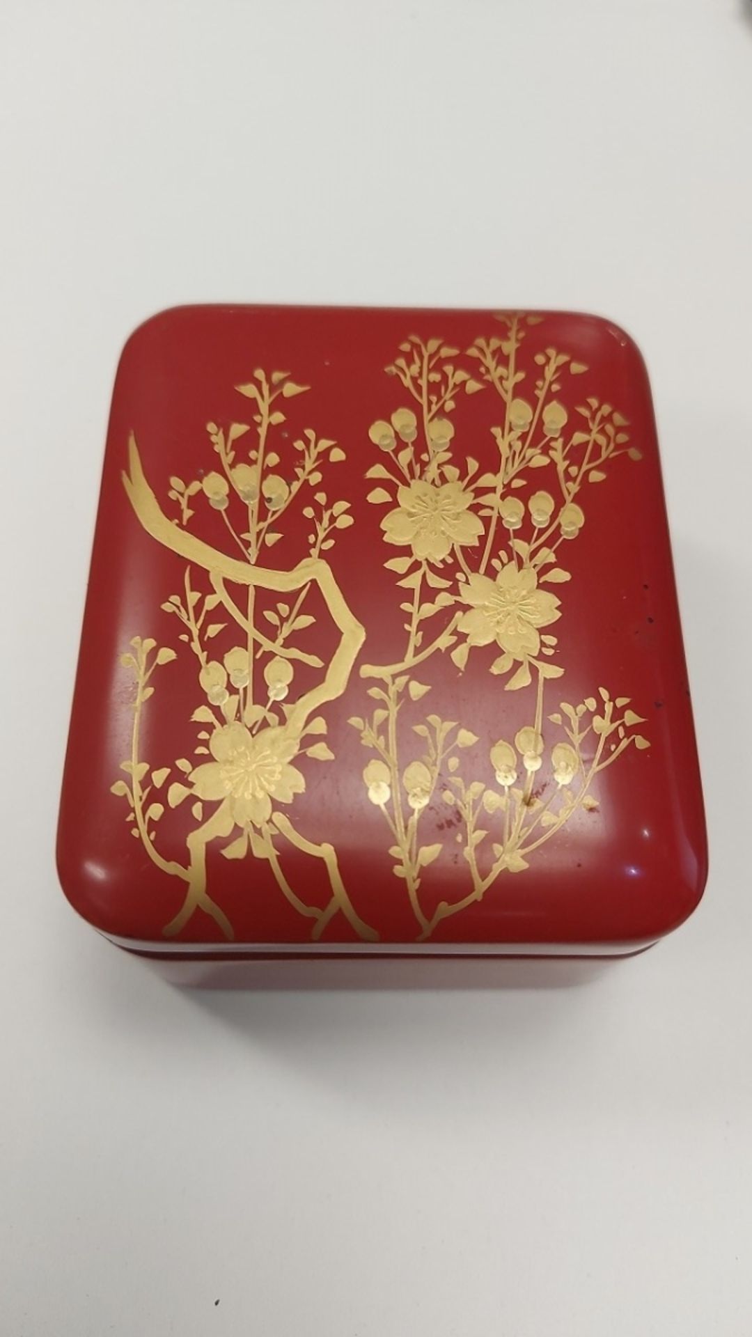 Edle alte chinesische Lackdose Schachtel rot mit goldenem Dekor 8x4x7cm - Image 6 of 6