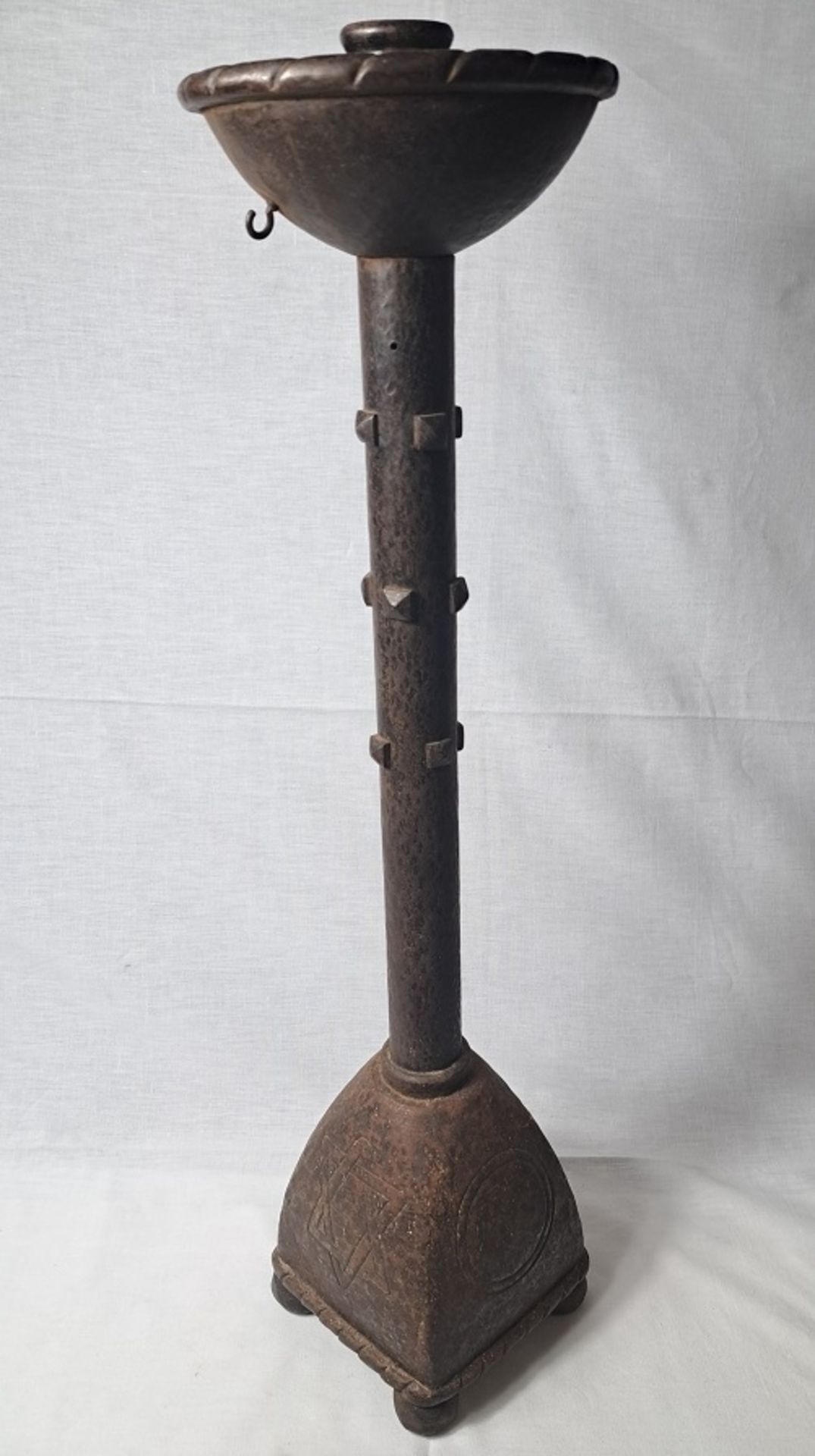 Sehr seltene Judaica Schabbat Kerzenständer Metall Hammerarbeit 19 -19 Jahrhundert