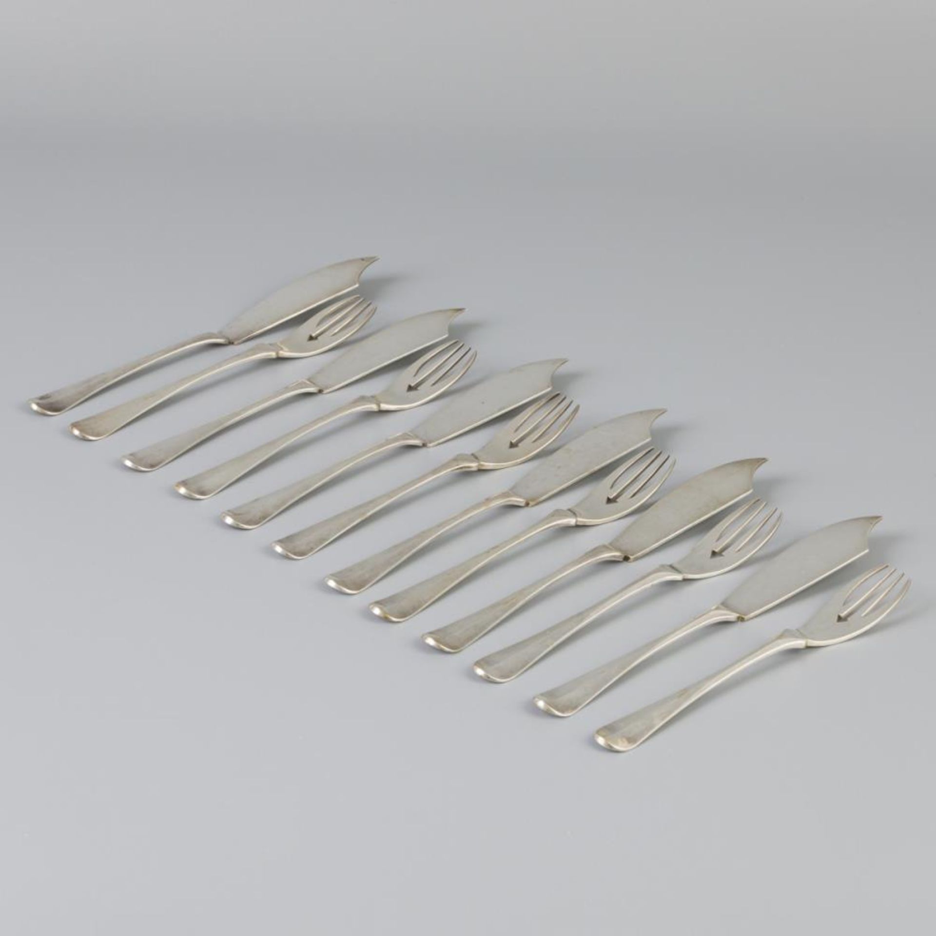 12 piece silver fish cutlery set.