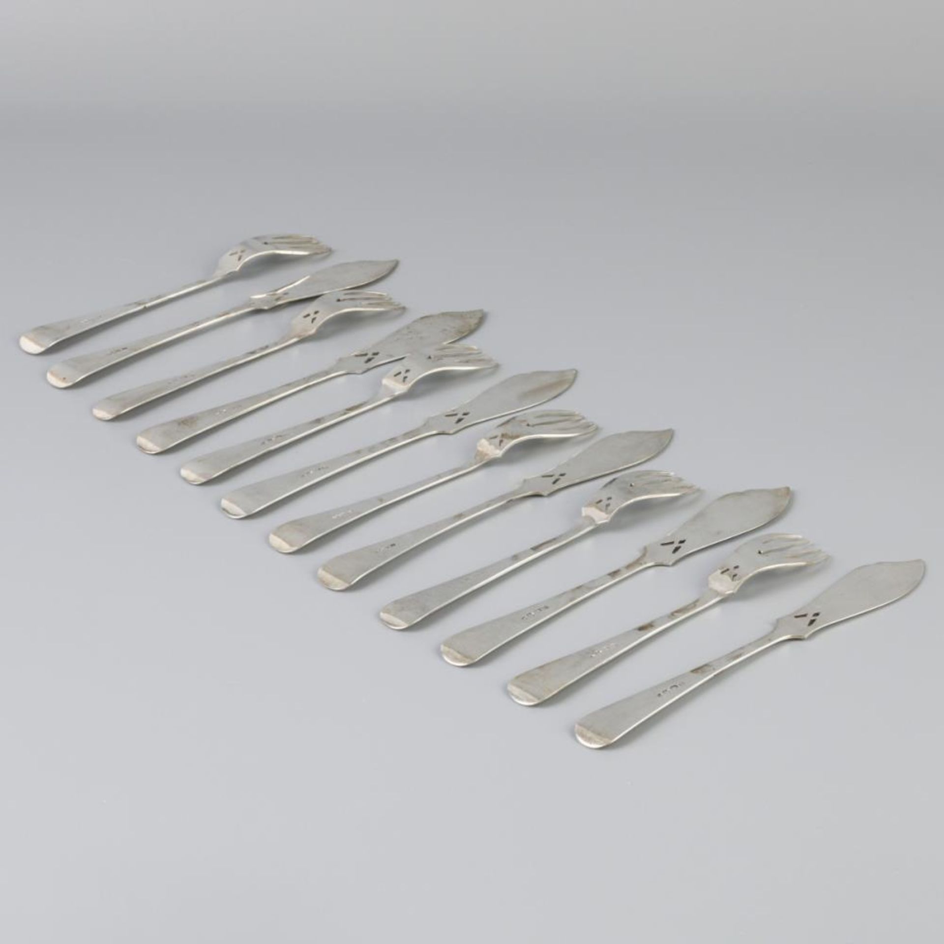 12 piece set fish cutlery "Haags Lofje" silver. - Bild 3 aus 5